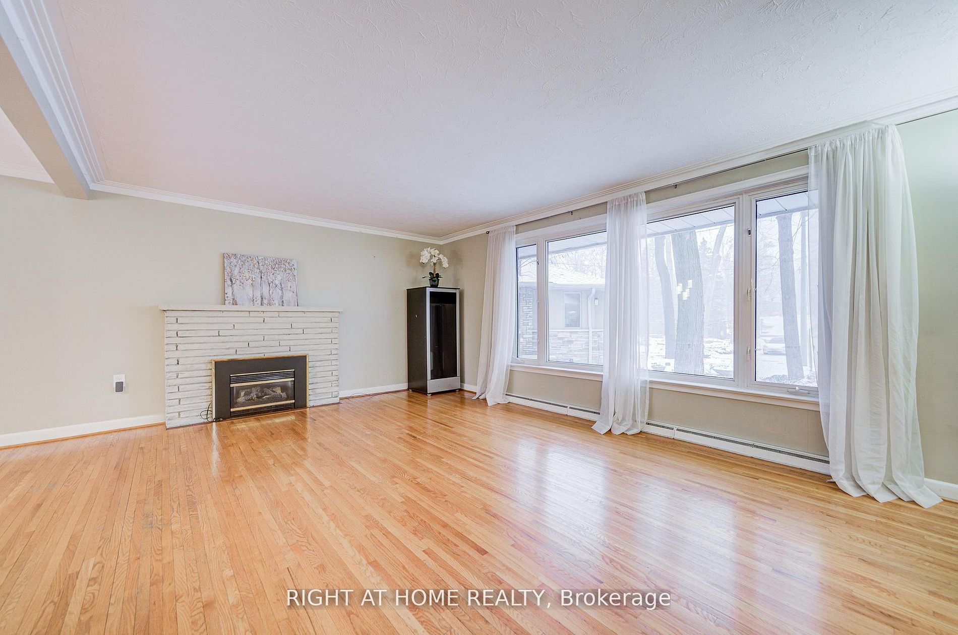 1445 Ryan Place