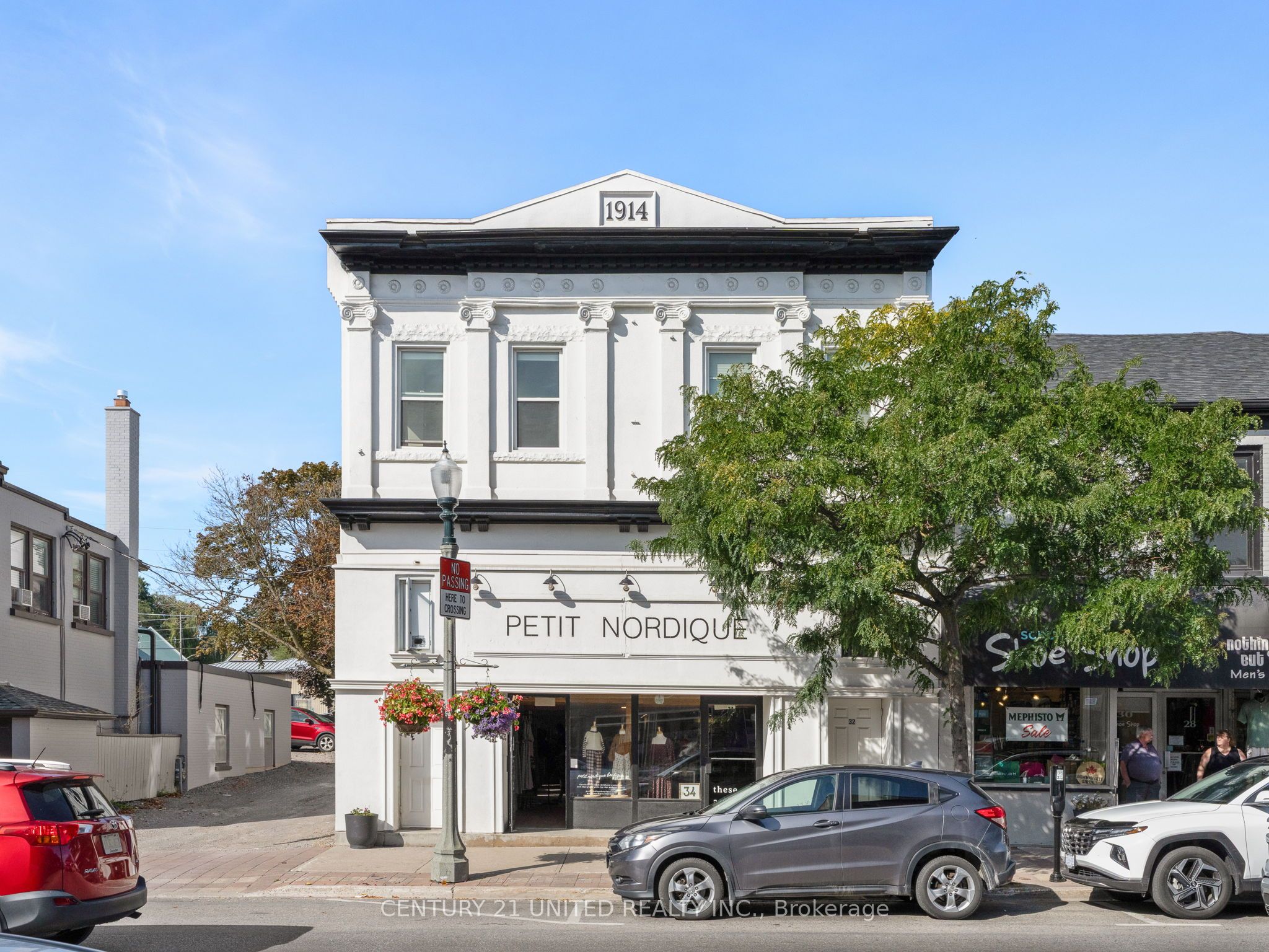 34 King Street W
