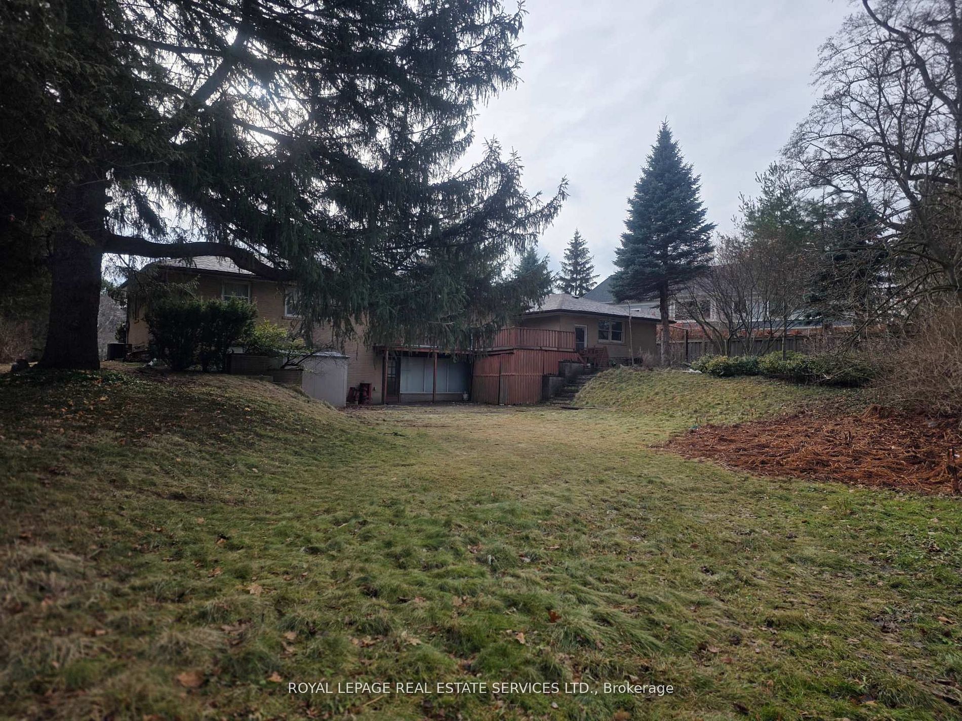 541 Vanessa Crescent