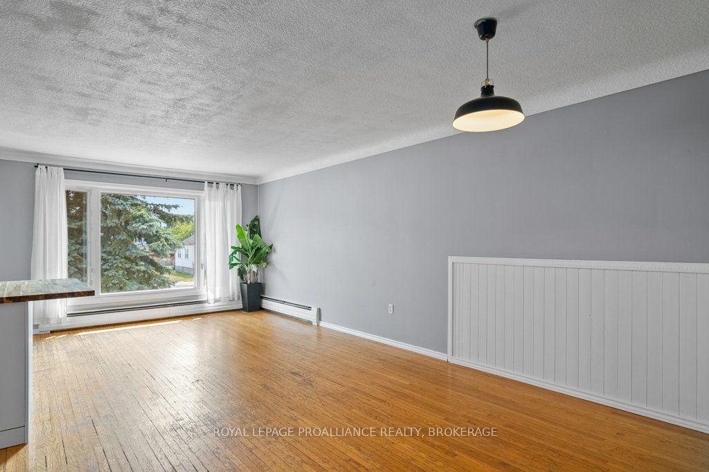590 Macdonnell Street