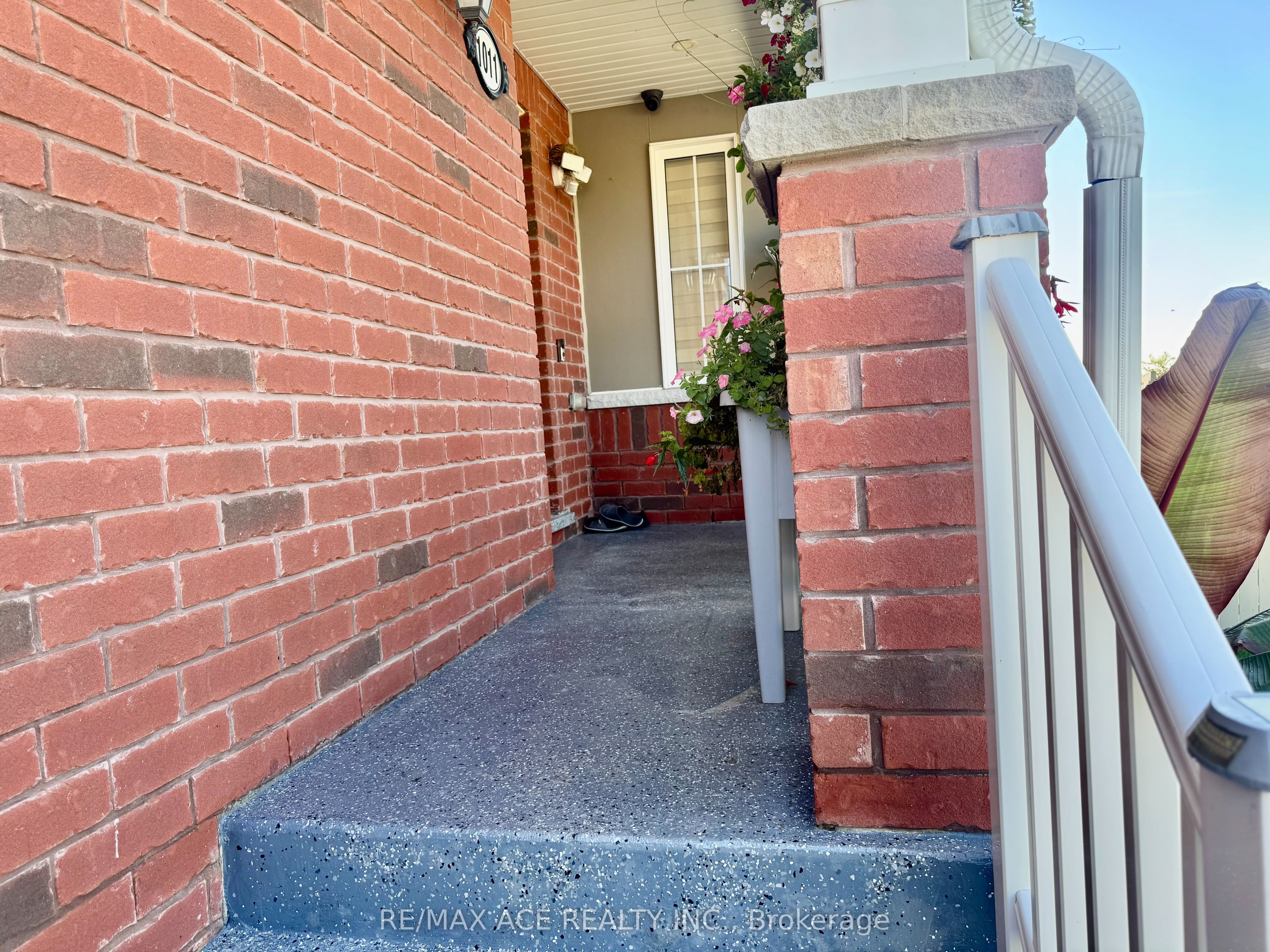 1011 Cameo Street