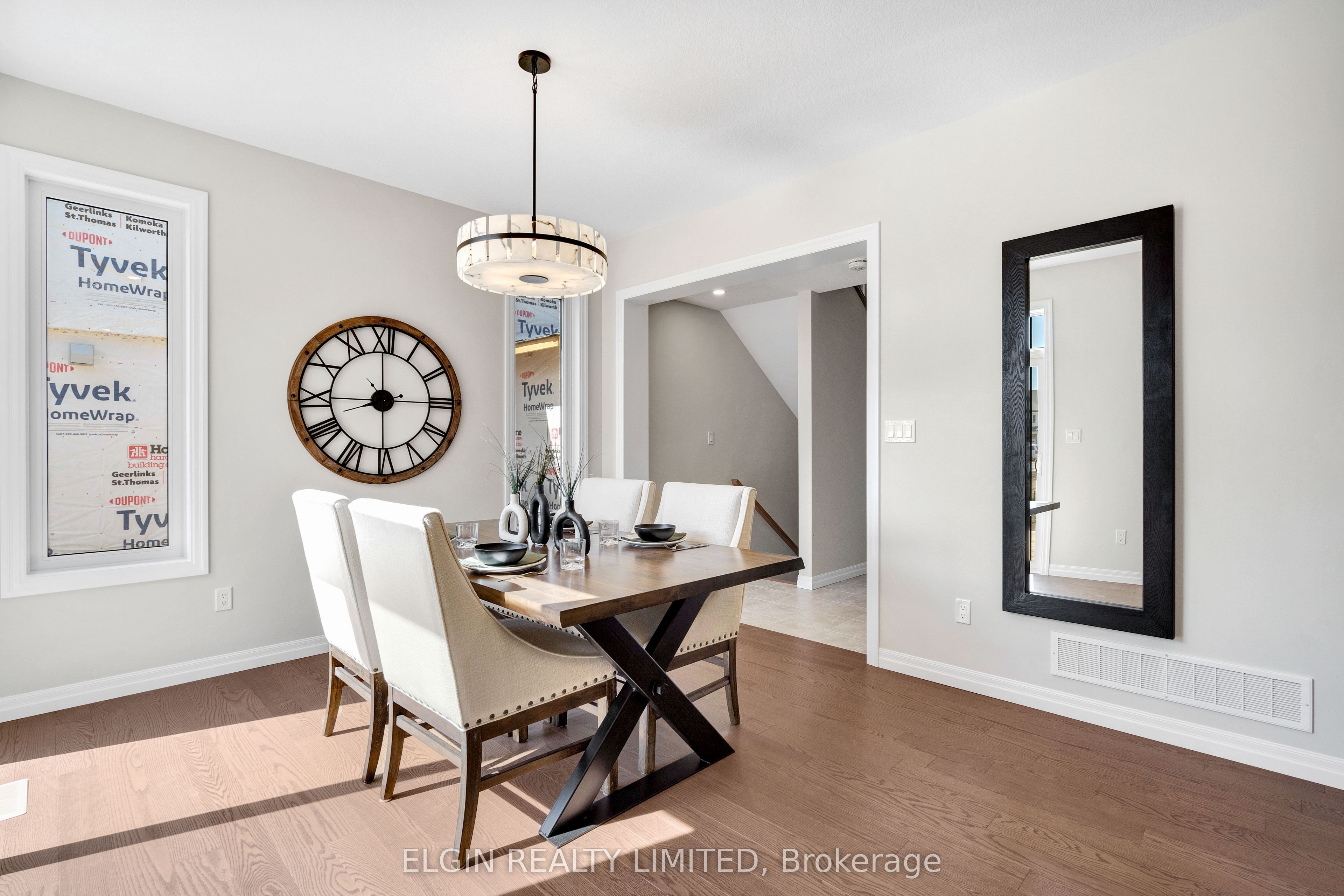 77 Hemlock Crescent