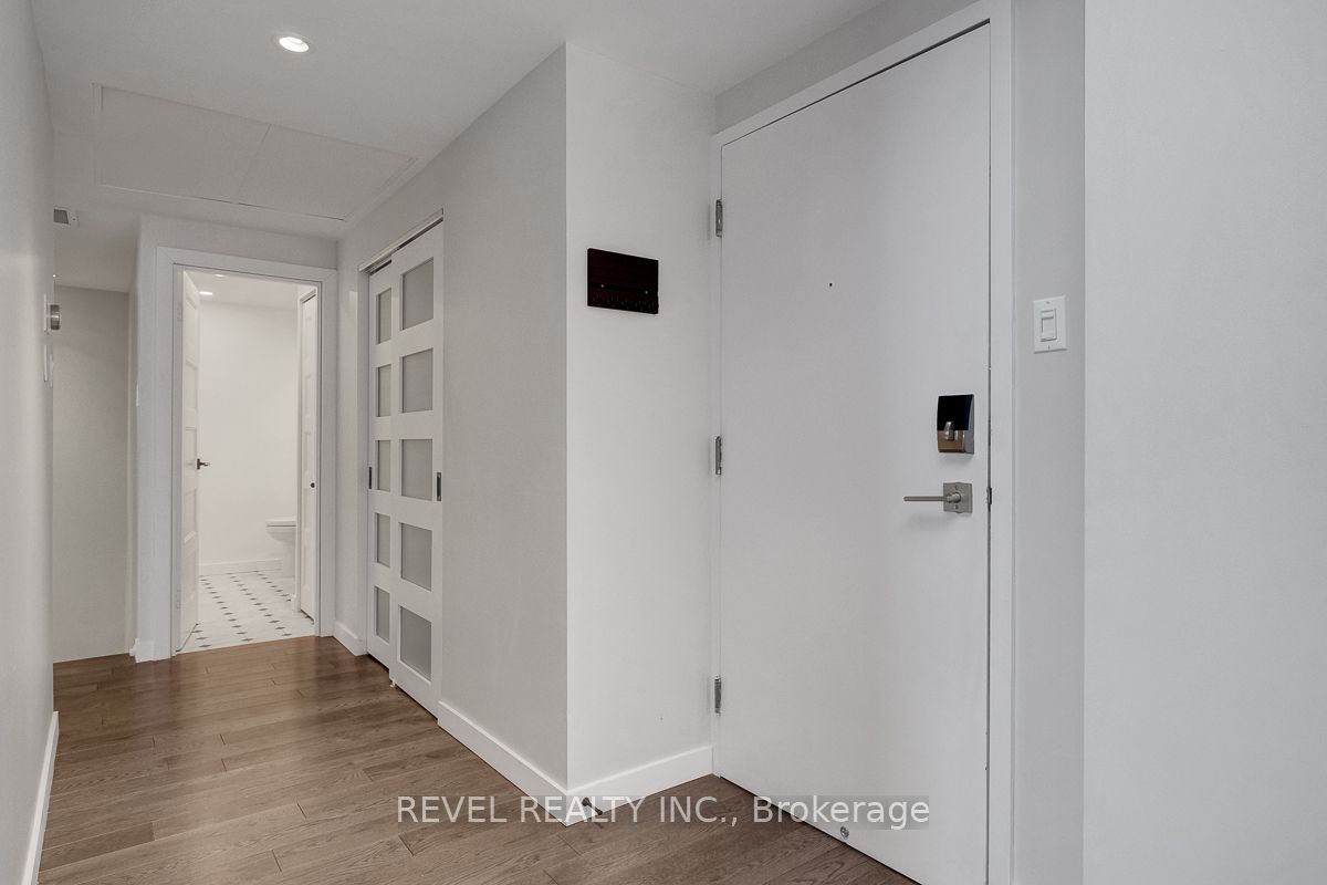556 Laurier Avenue W 2101