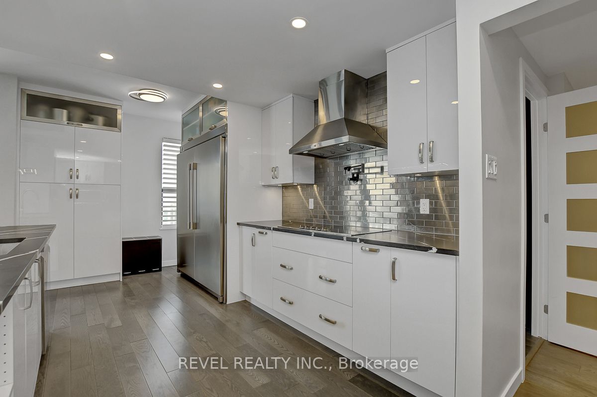 556 Laurier Avenue W 2101