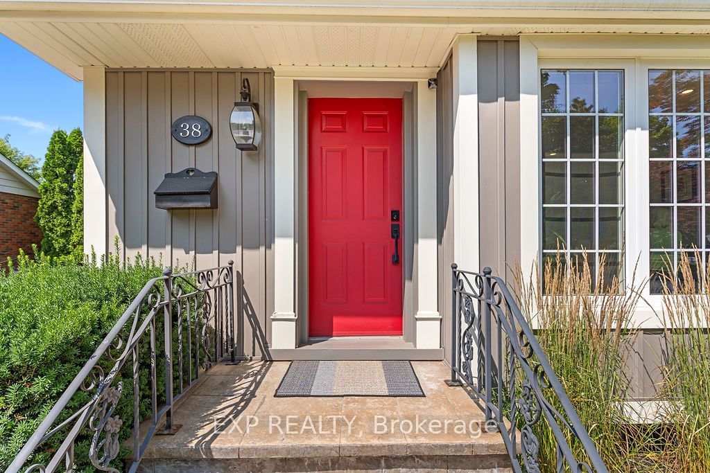 38 Albany Drive