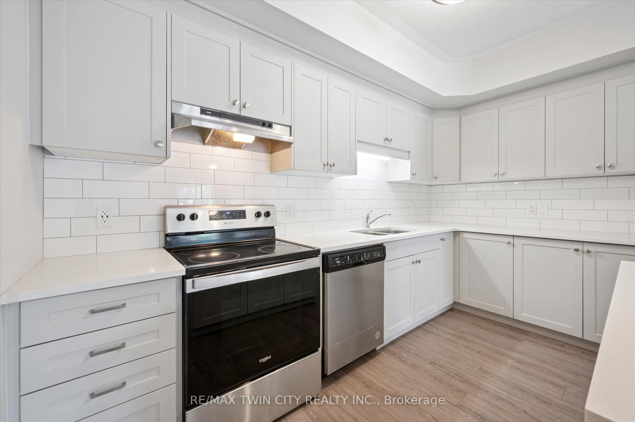 25 ISHERWOOD Avenue C34