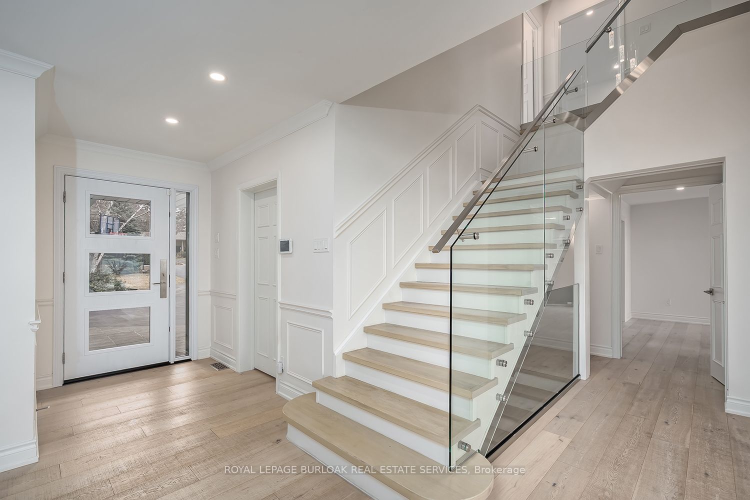 624 North Shore Boulevard E