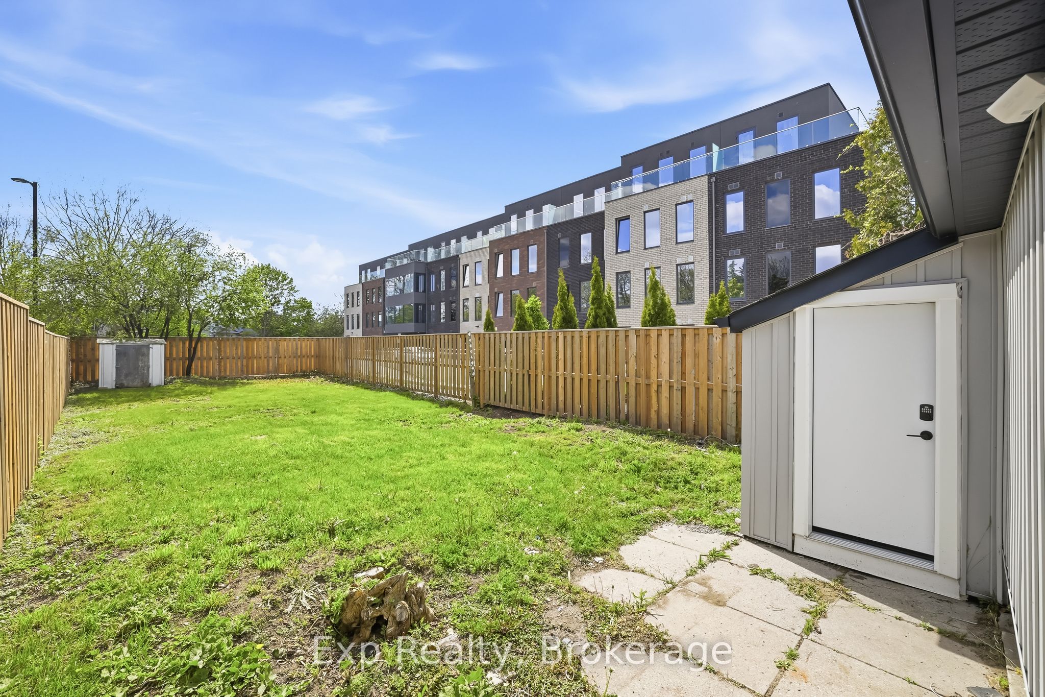 395A William Street