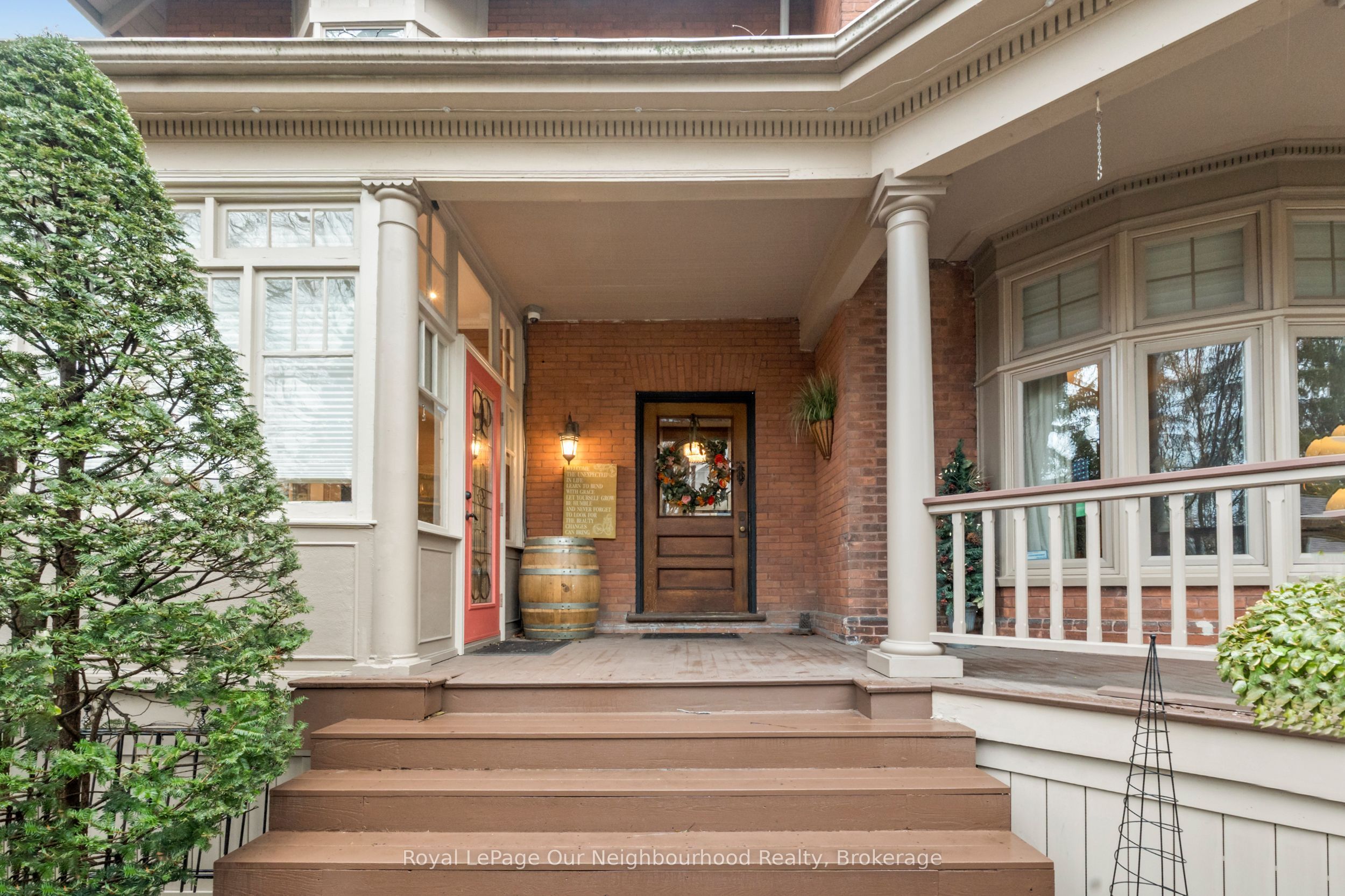 305 Trent Street W