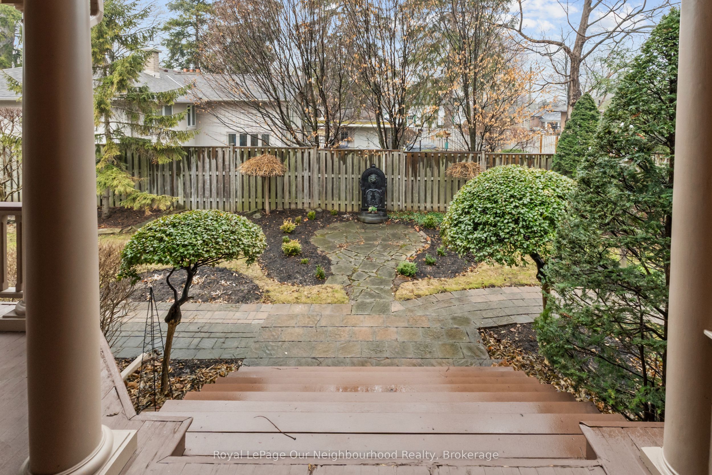 305 Trent Street W