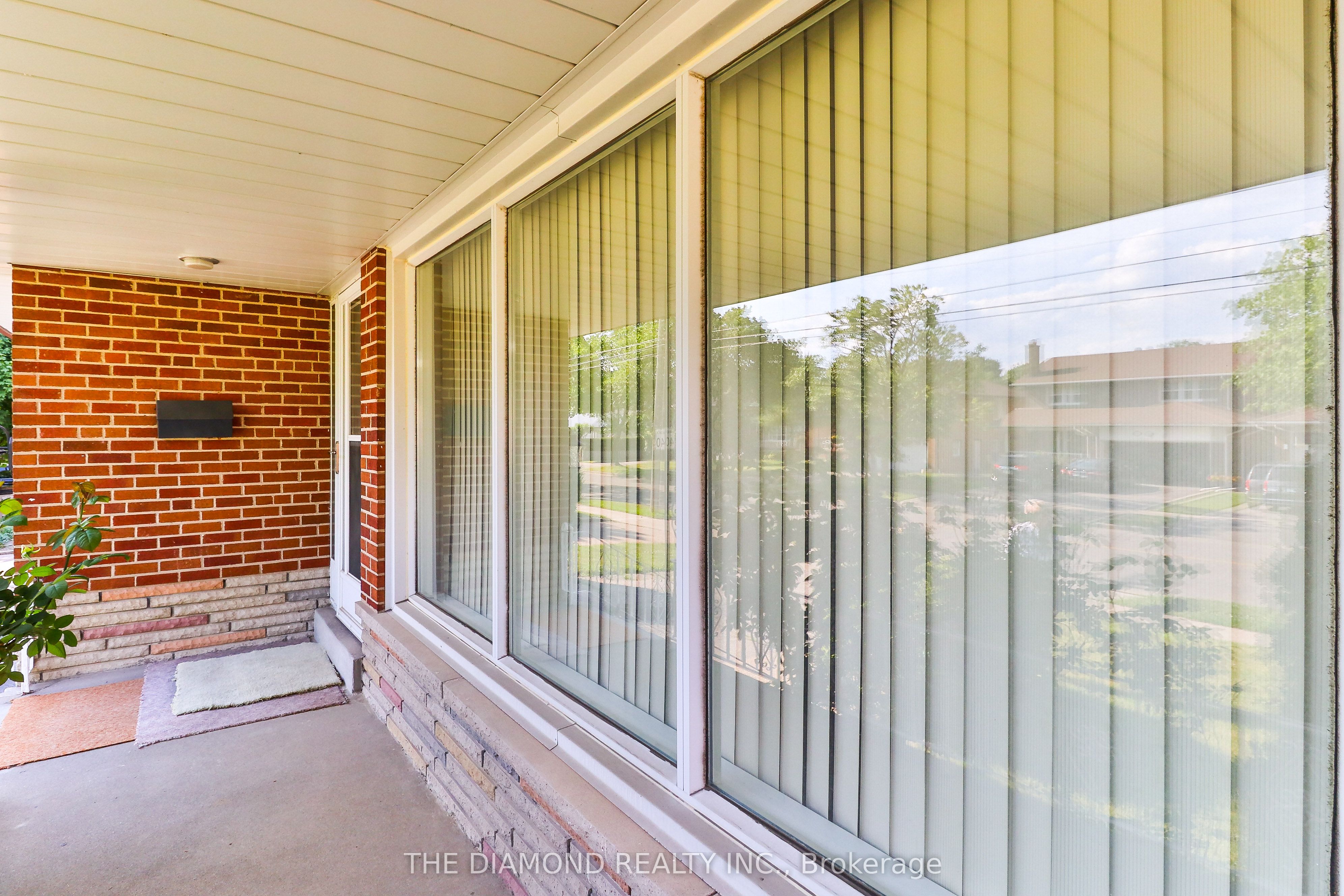 100 Summitcrest Drive