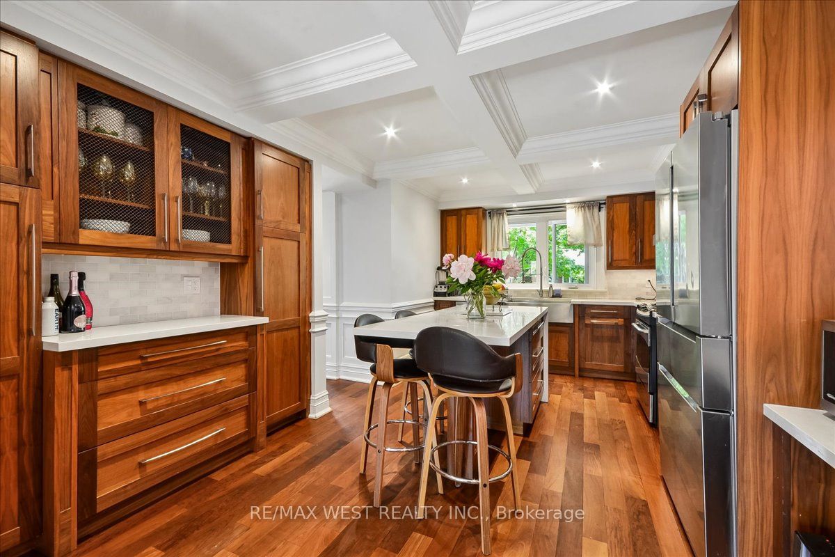 11 Hillcroft Drive