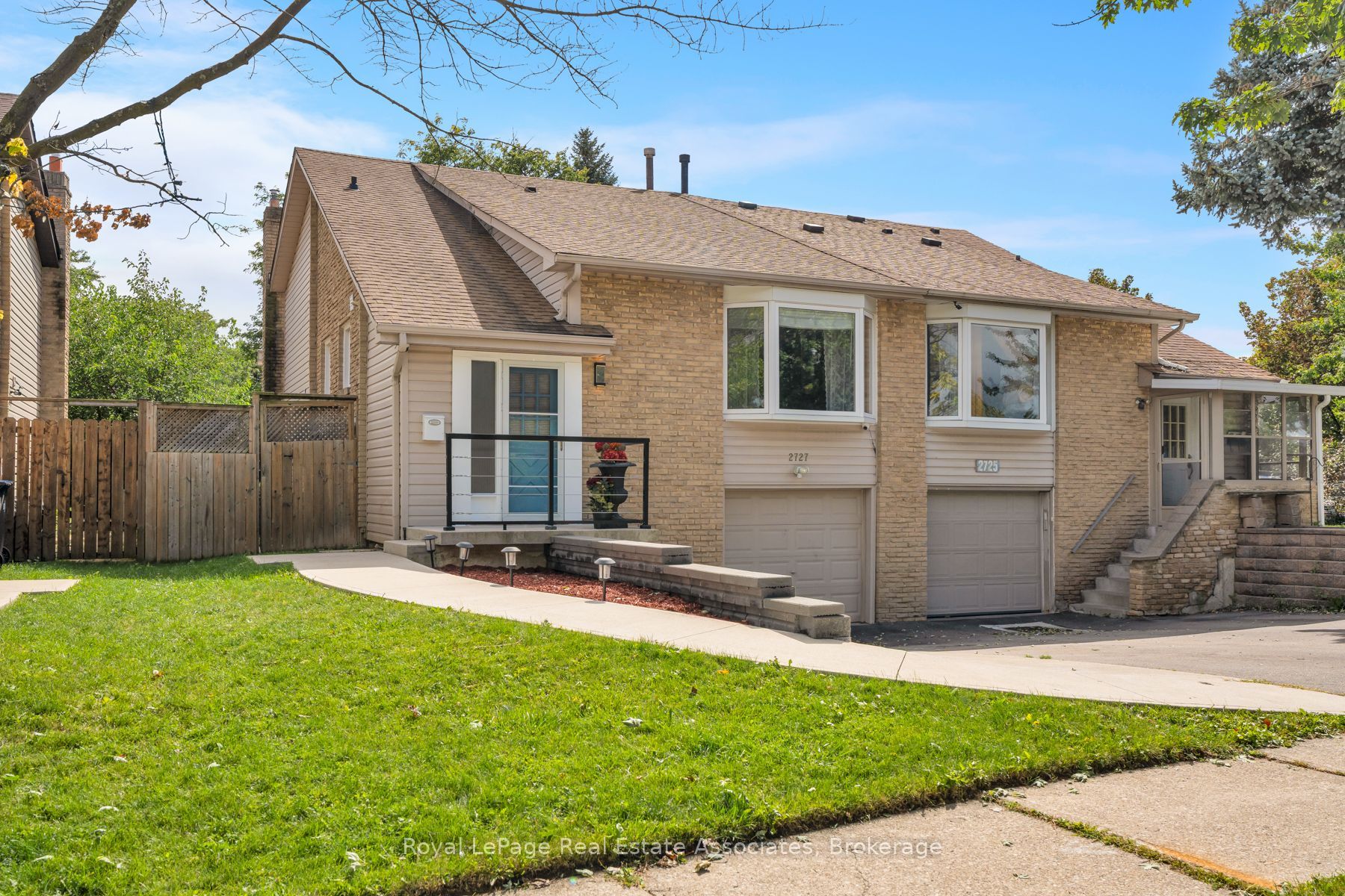2727 Bucklepost Crescent