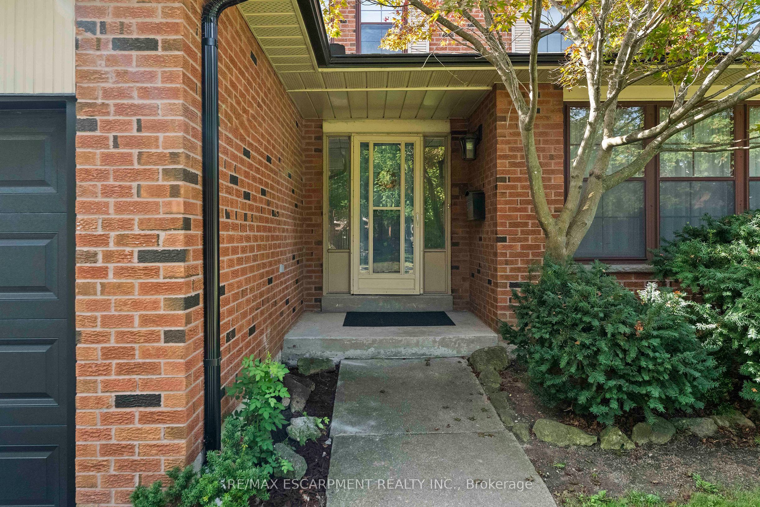 1149 Mesa Crescent