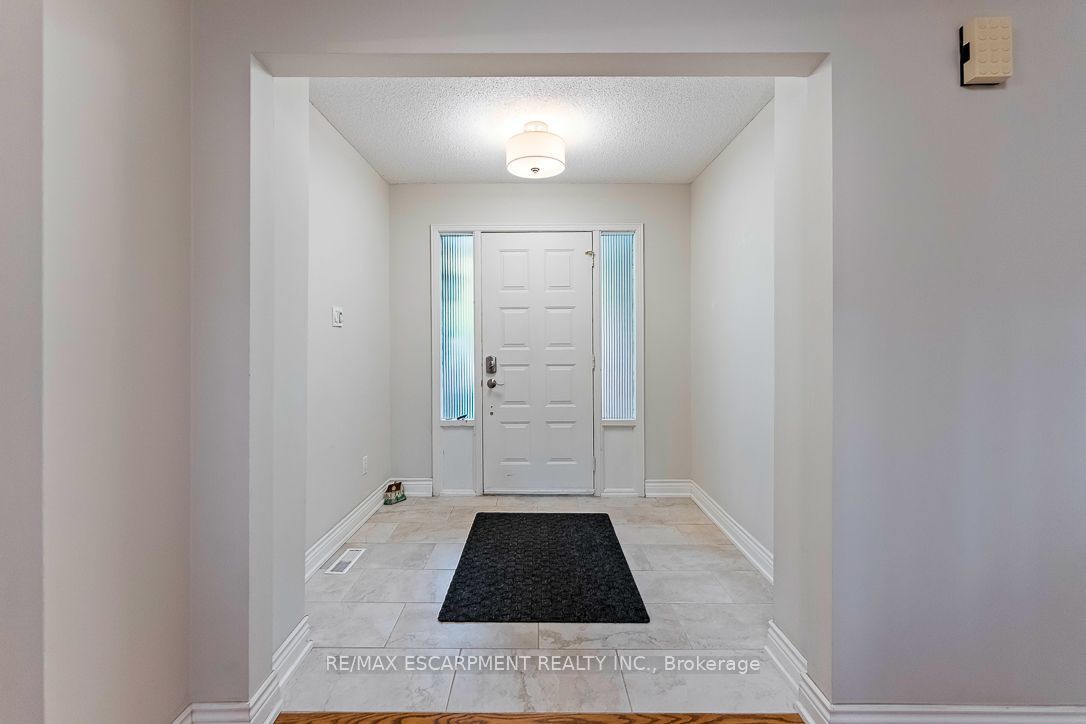 1149 Mesa Crescent