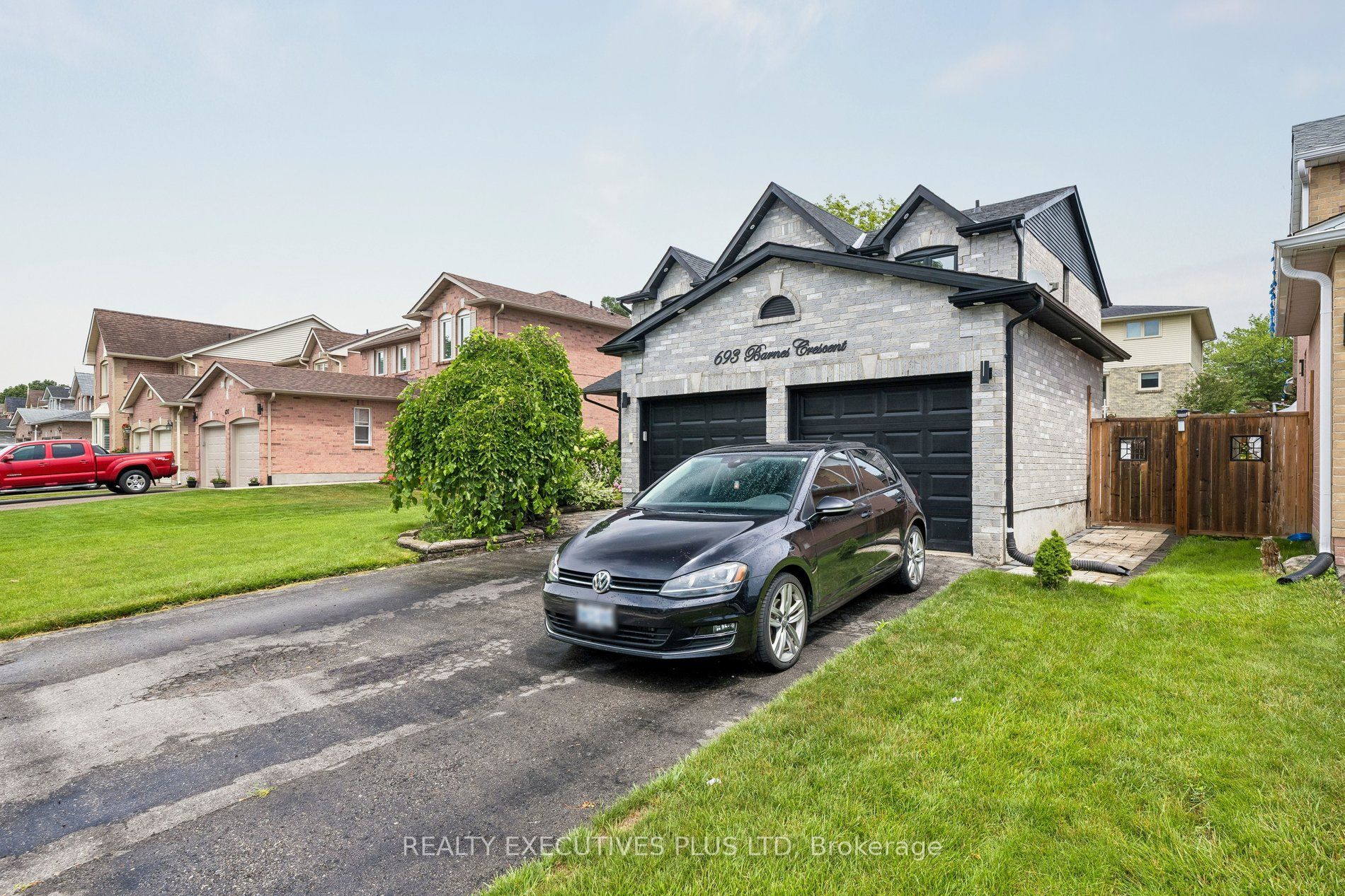 693 Barnes Crescent
