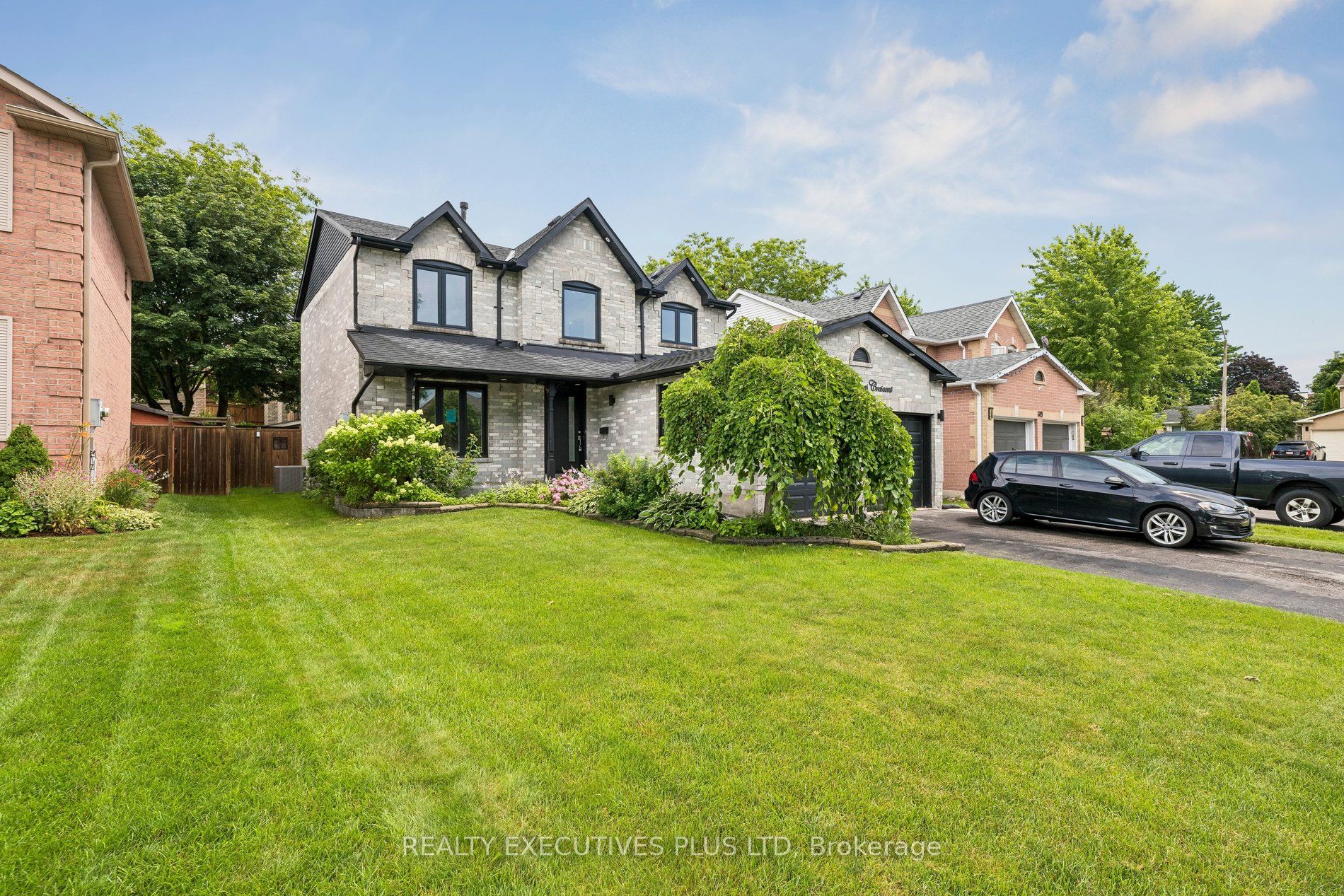 693 Barnes Crescent