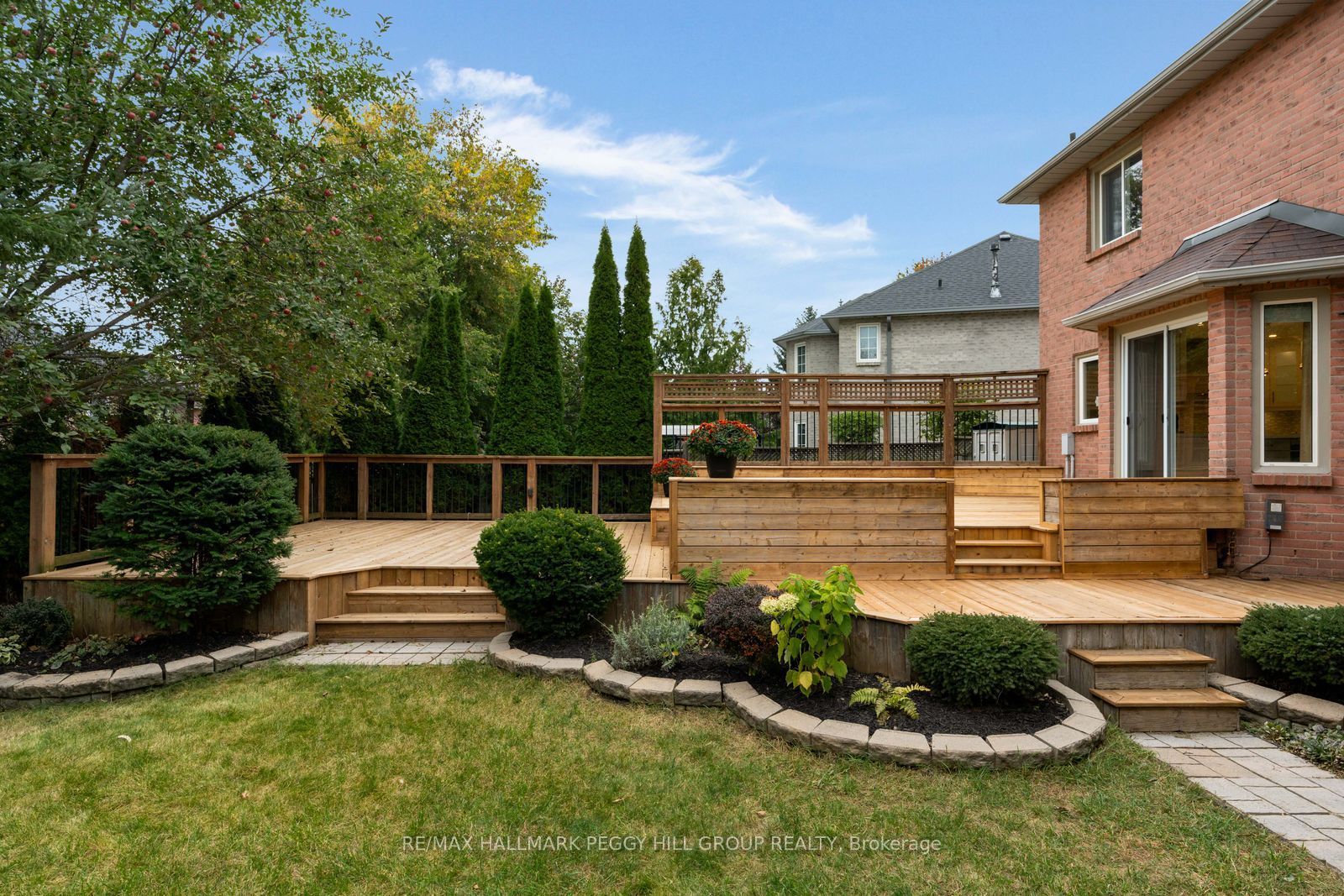590 Gagnon Place