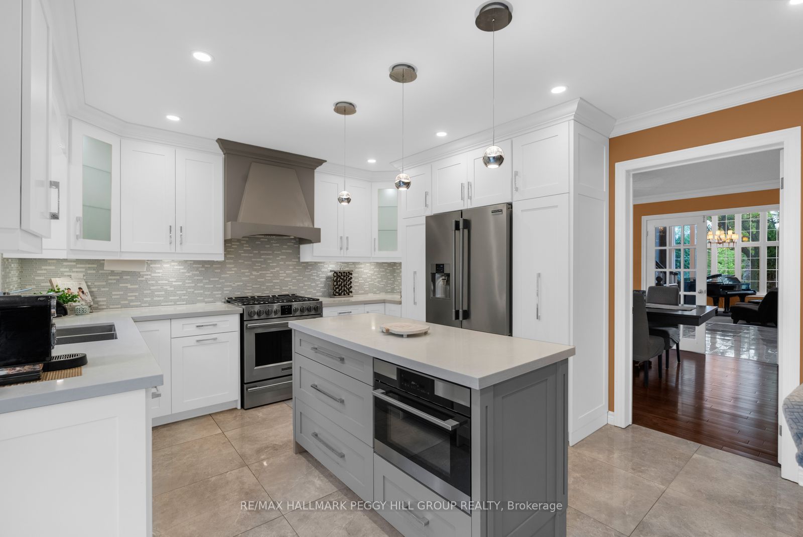 590 Gagnon Place