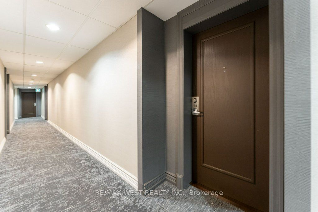 4620 Highway 7 Avenue PH 413