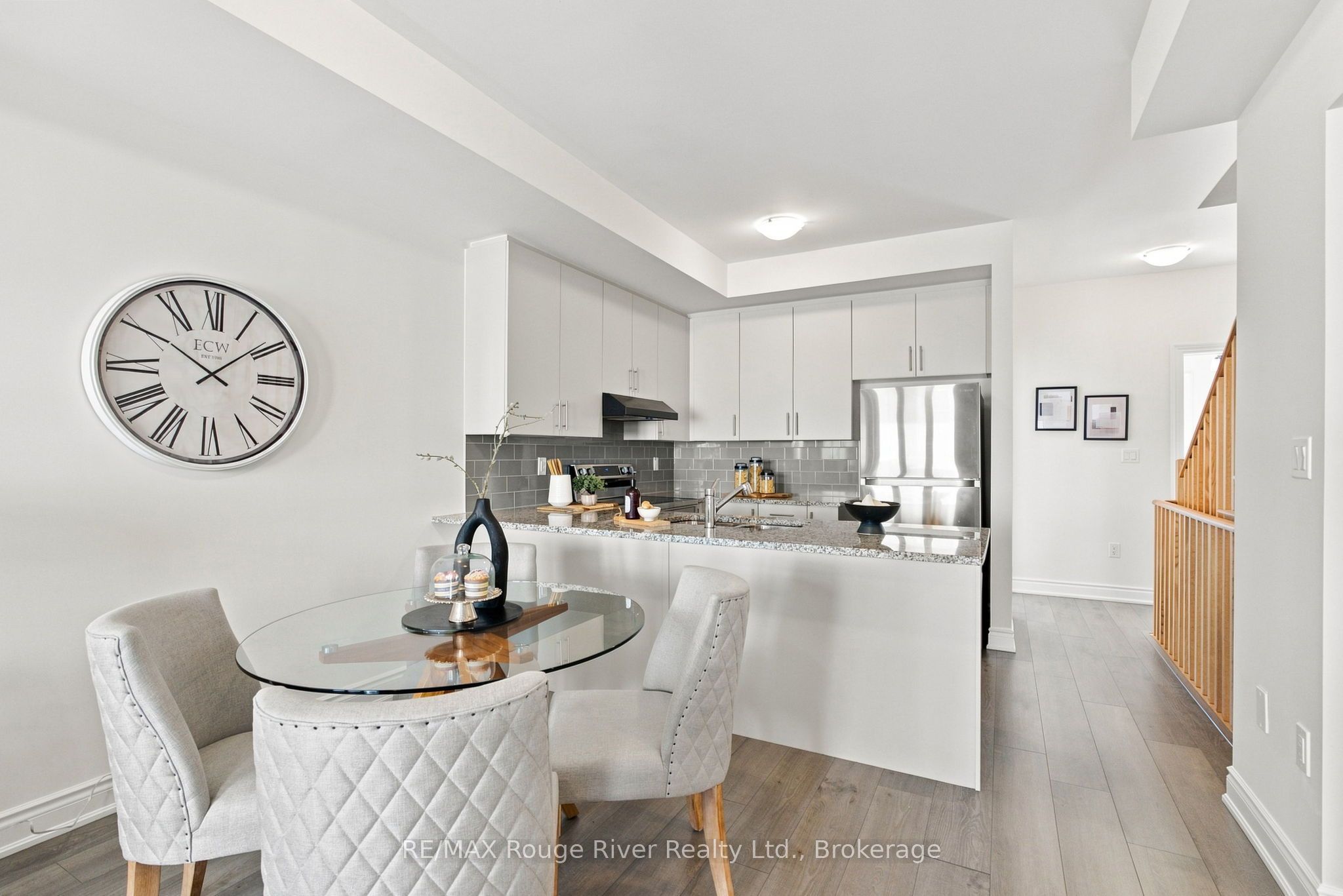 2607 Magdalen Path W