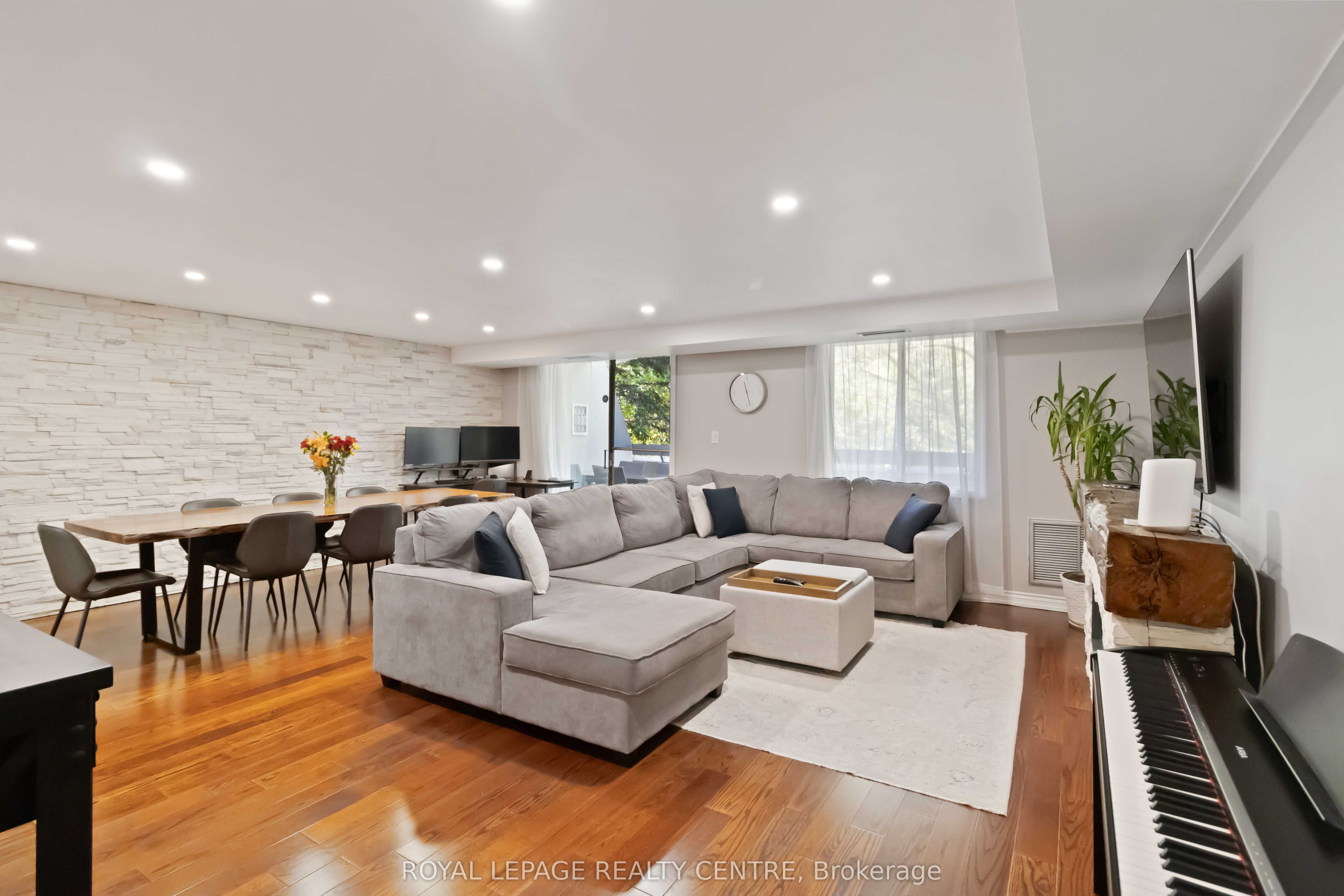 1330 Mississauga Valley Boulevard 34