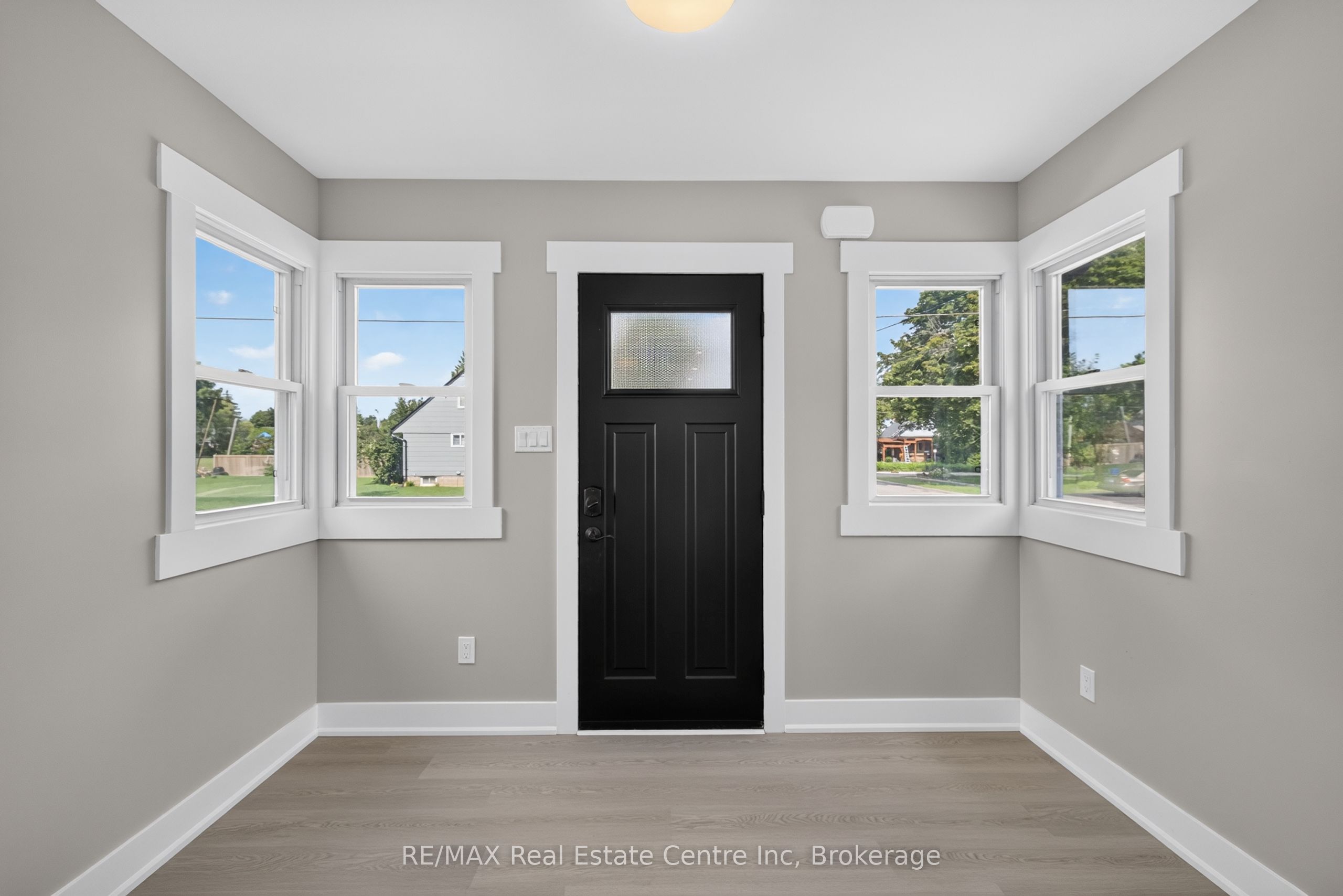 10 Churchill Crescent W