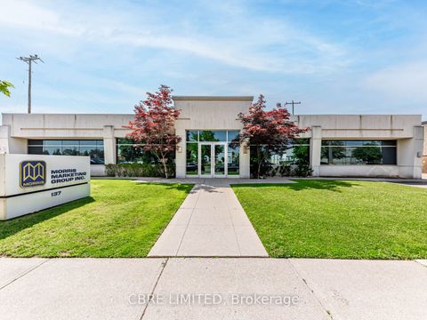 137 Bentworth Avenue Toronto W04 ON M6A 1P6