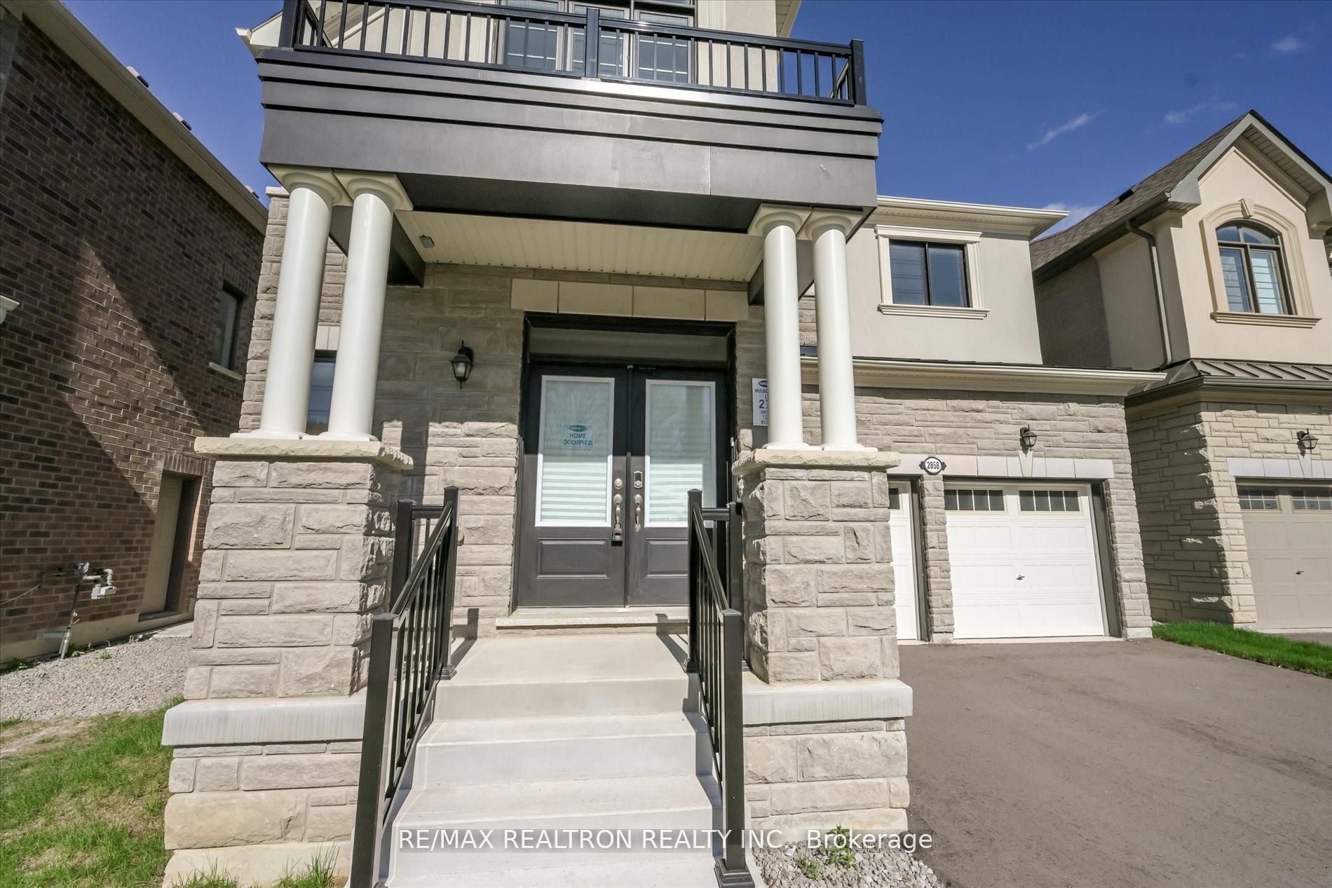 2858 Foxden Square