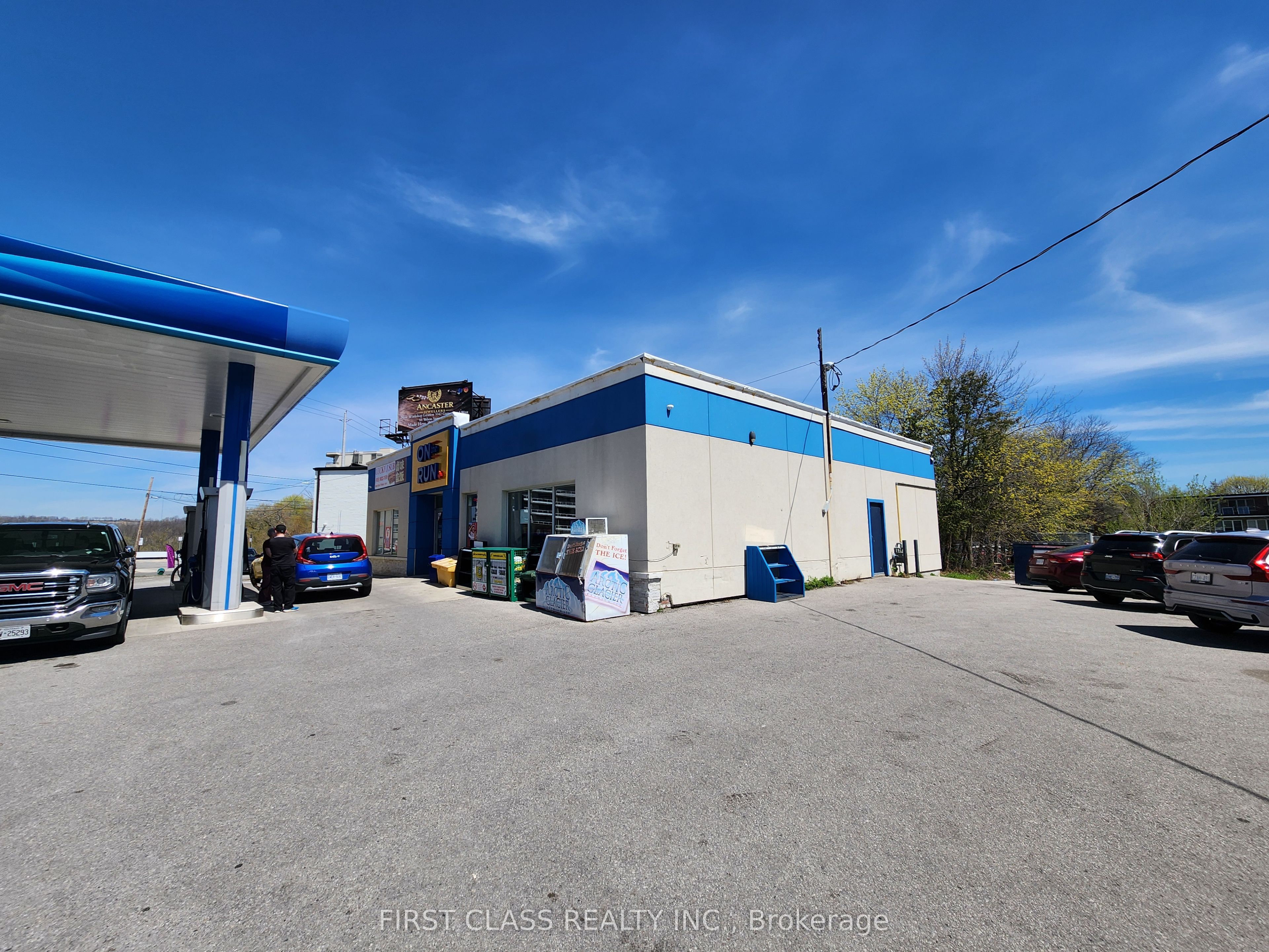 1837 Main Street W