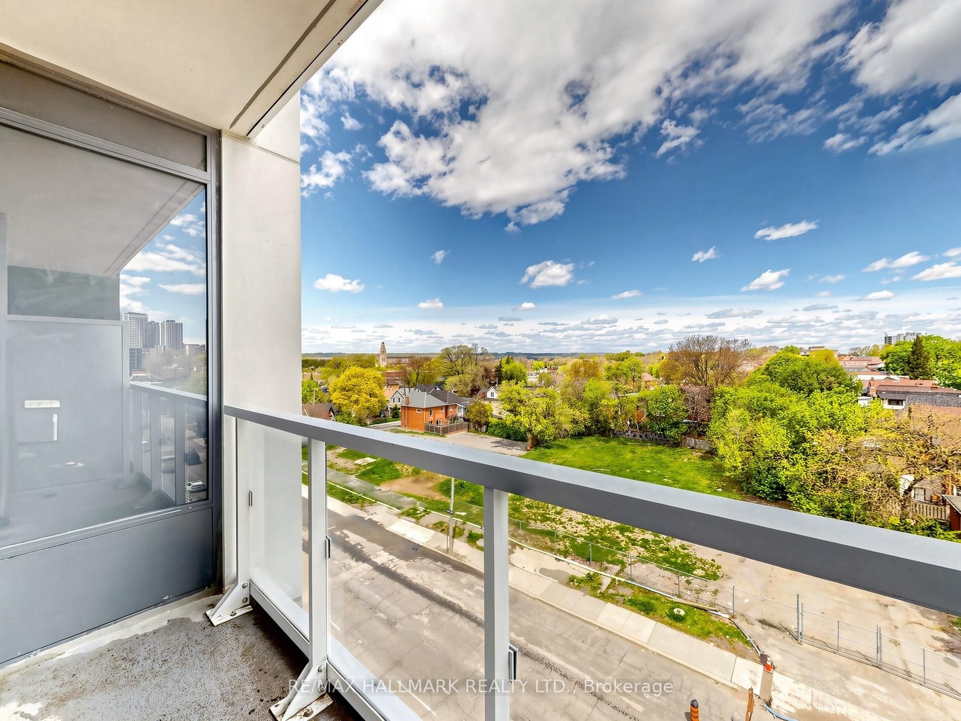 415 Main Street W 612