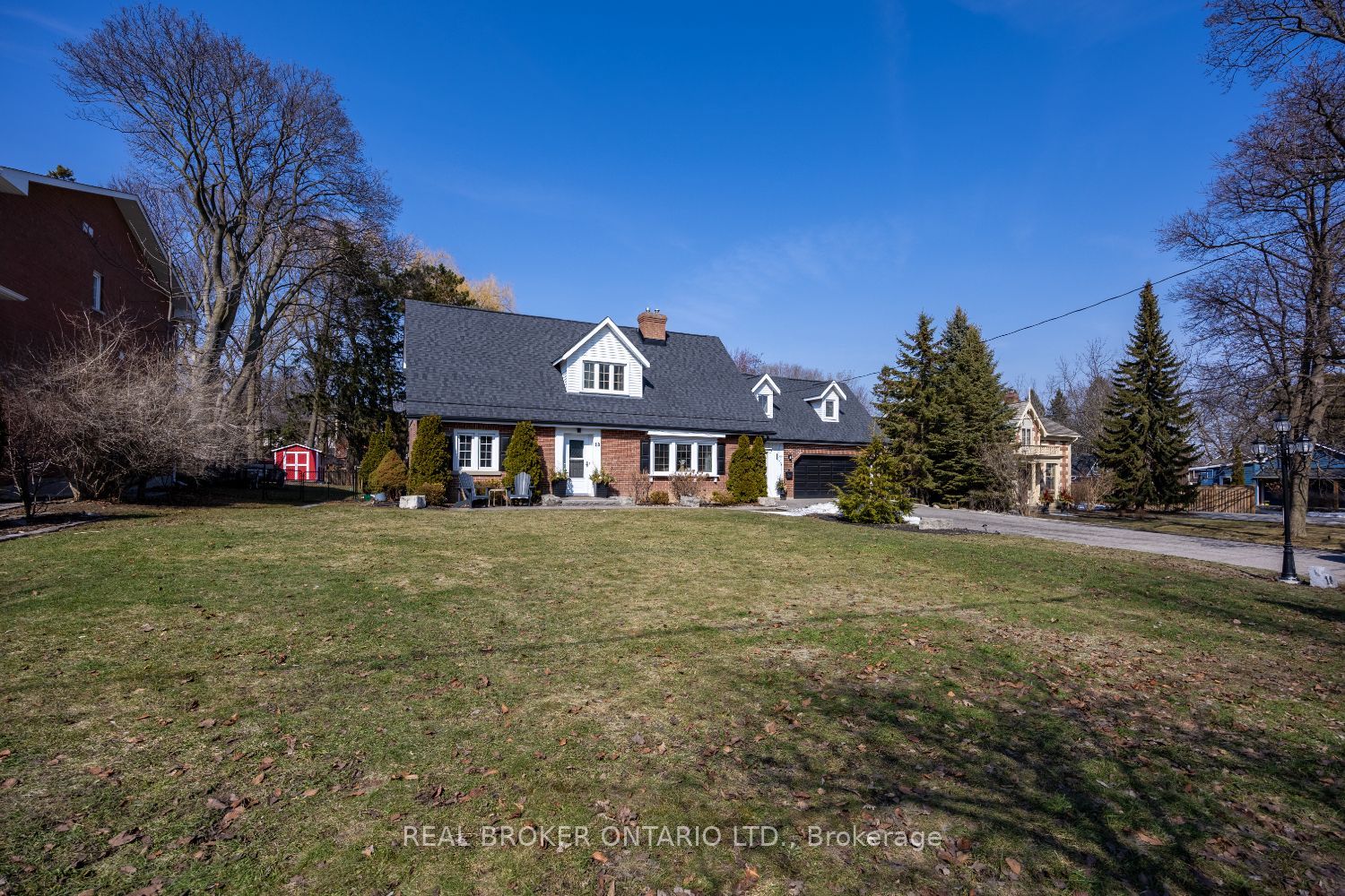 18 Concession Street W