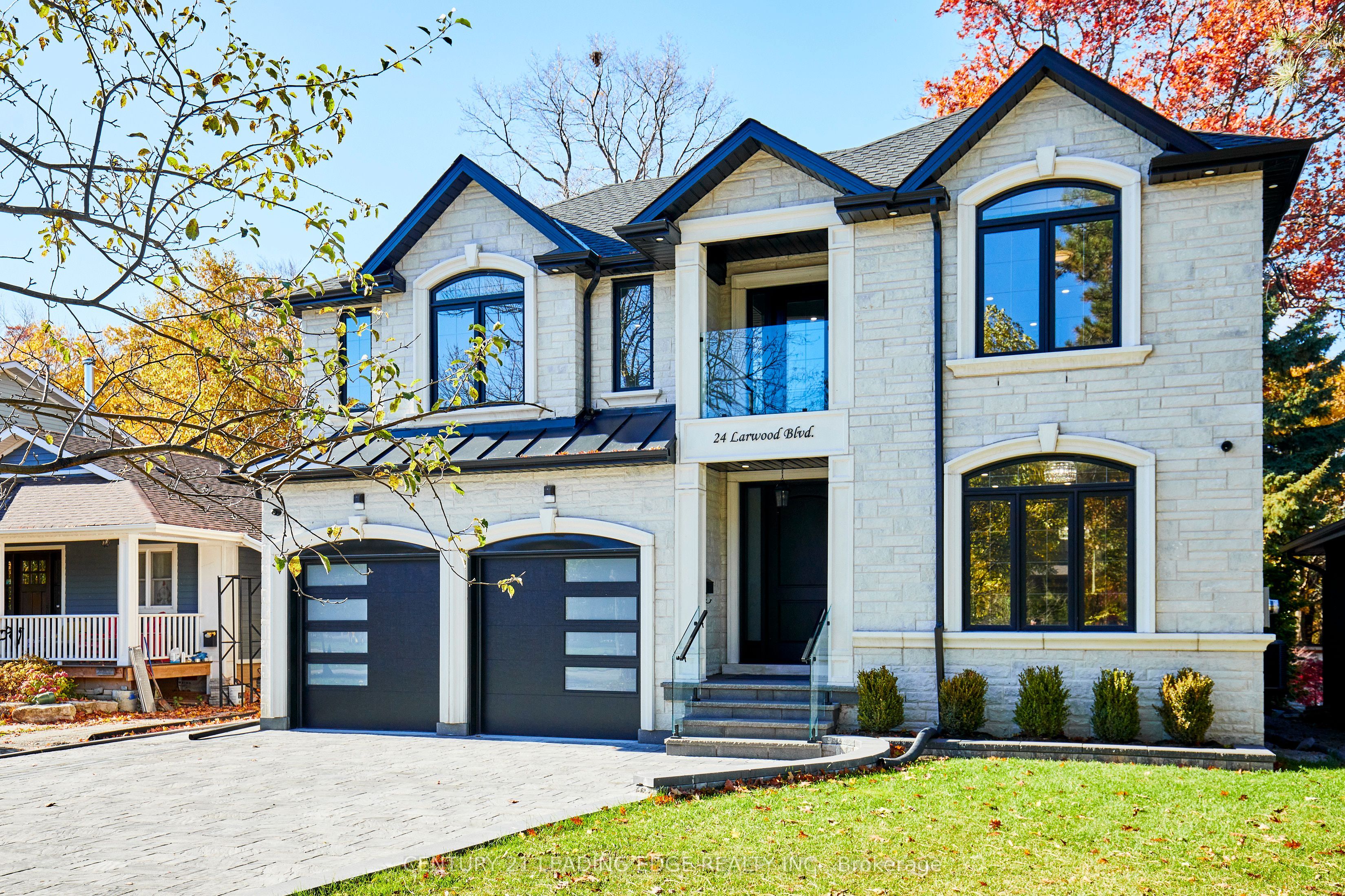24 Larwood Boulevard