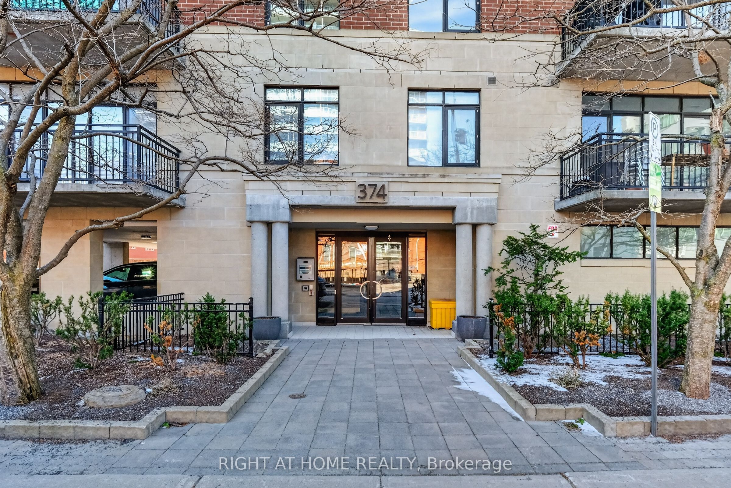 374 Cooper Street 901
