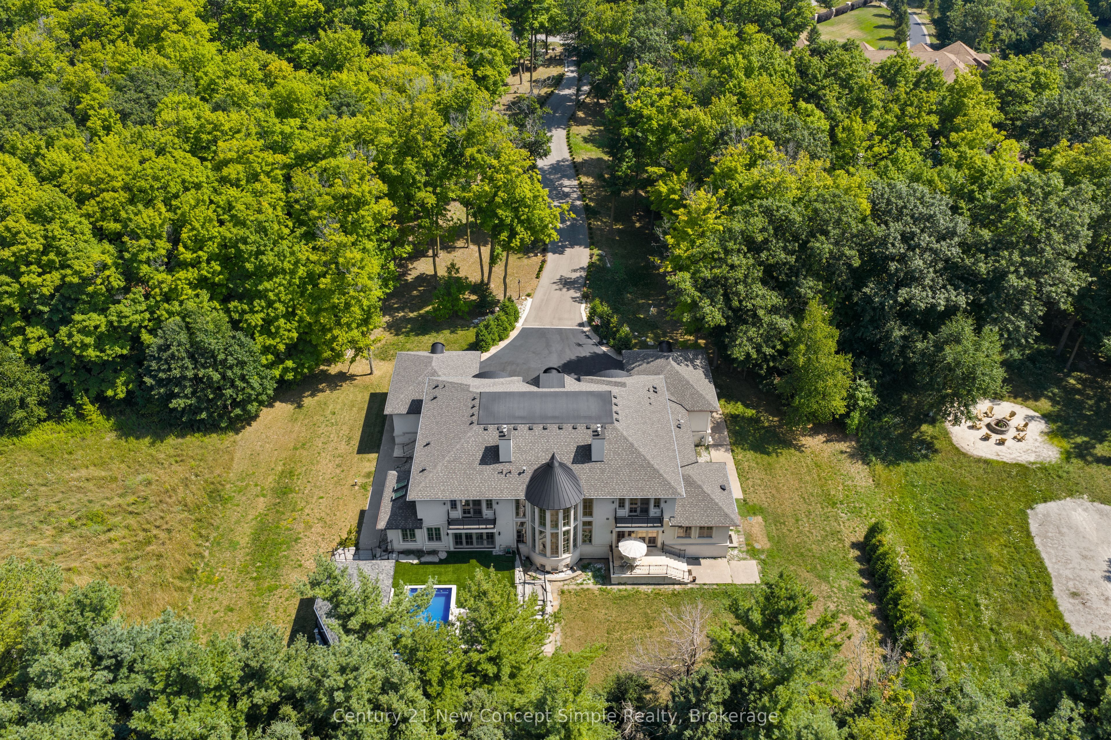 2637 Bluffs Way