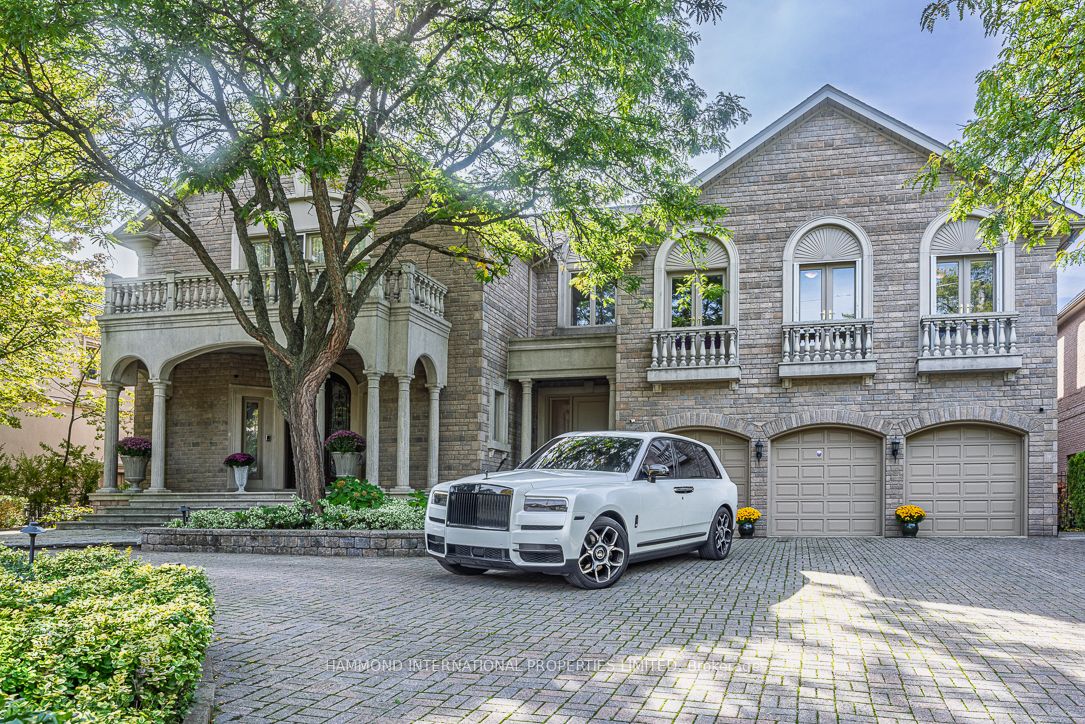 32 Arjay Crescent
