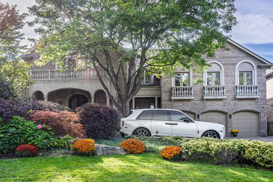 32 Arjay Crescent