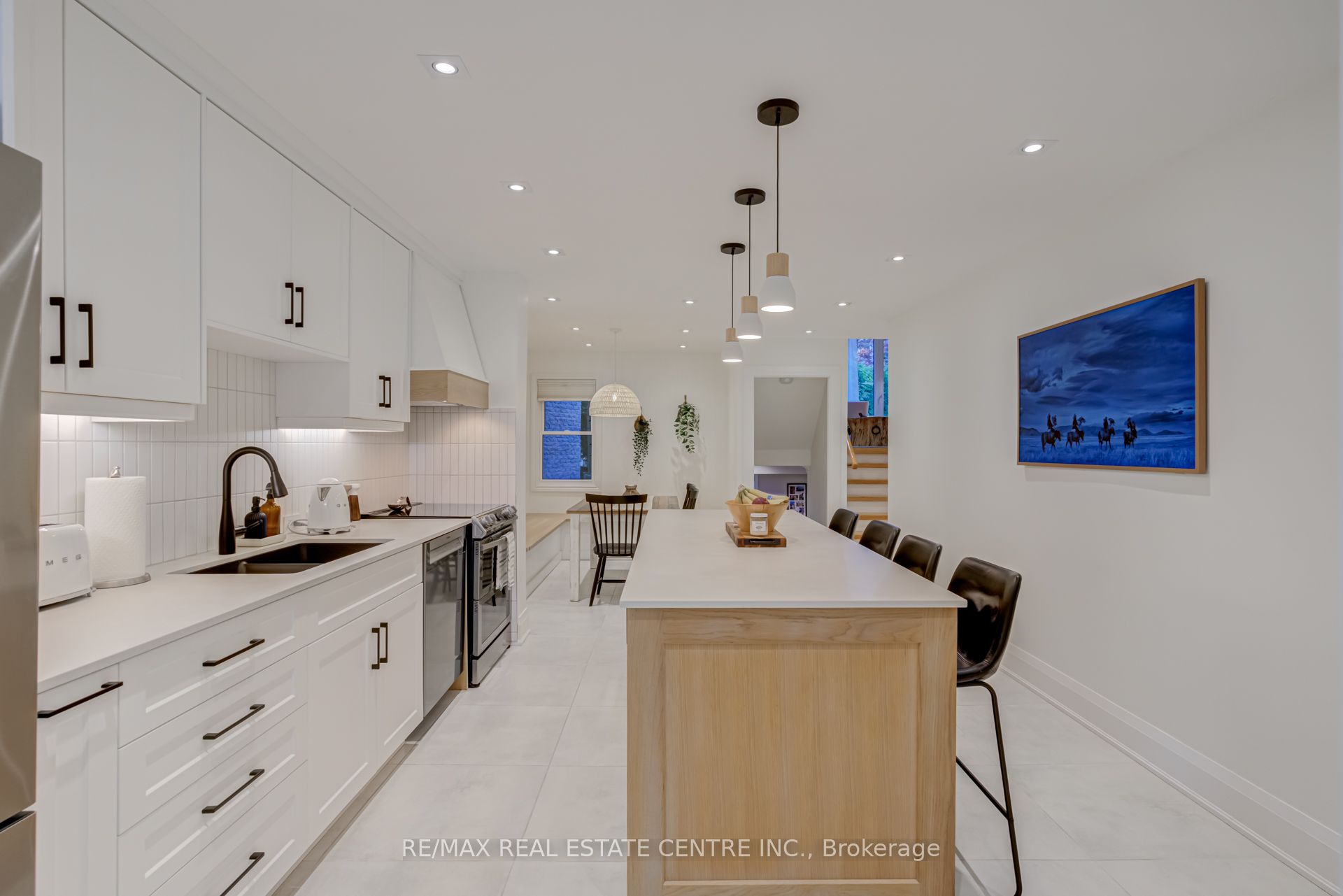 888 Sweetwater Crescent