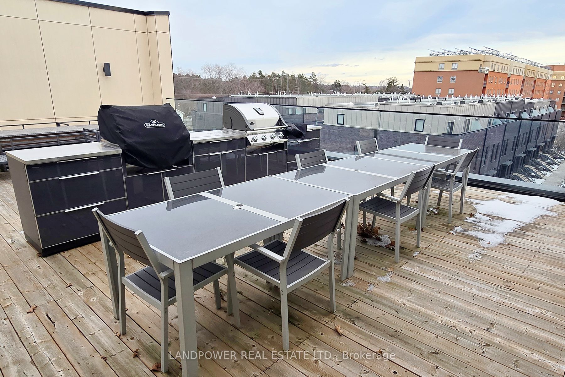 1800 Simcoe Street N 313