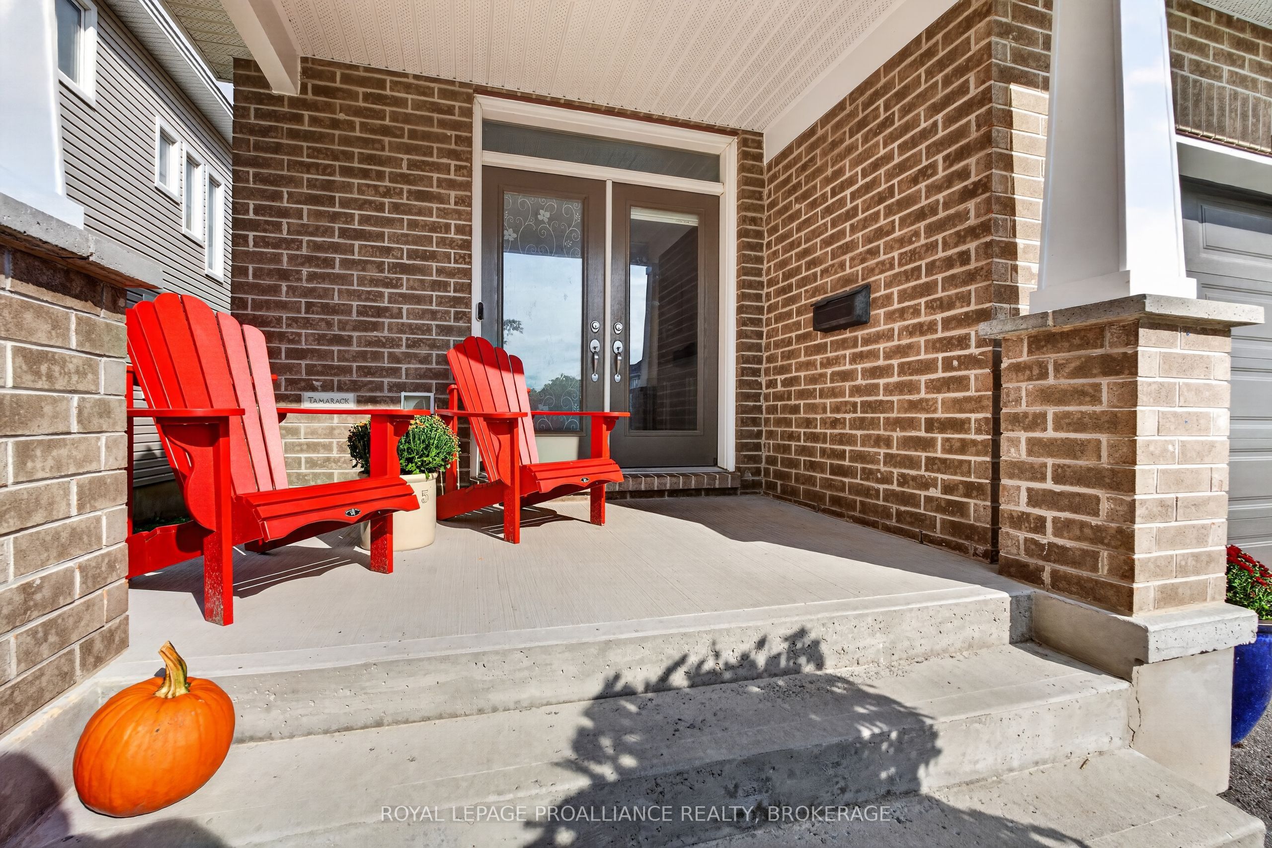 1118 Escala Crescent