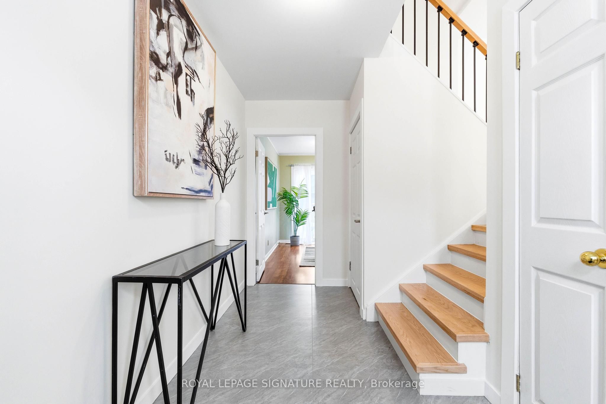 1271 Canford Crescent