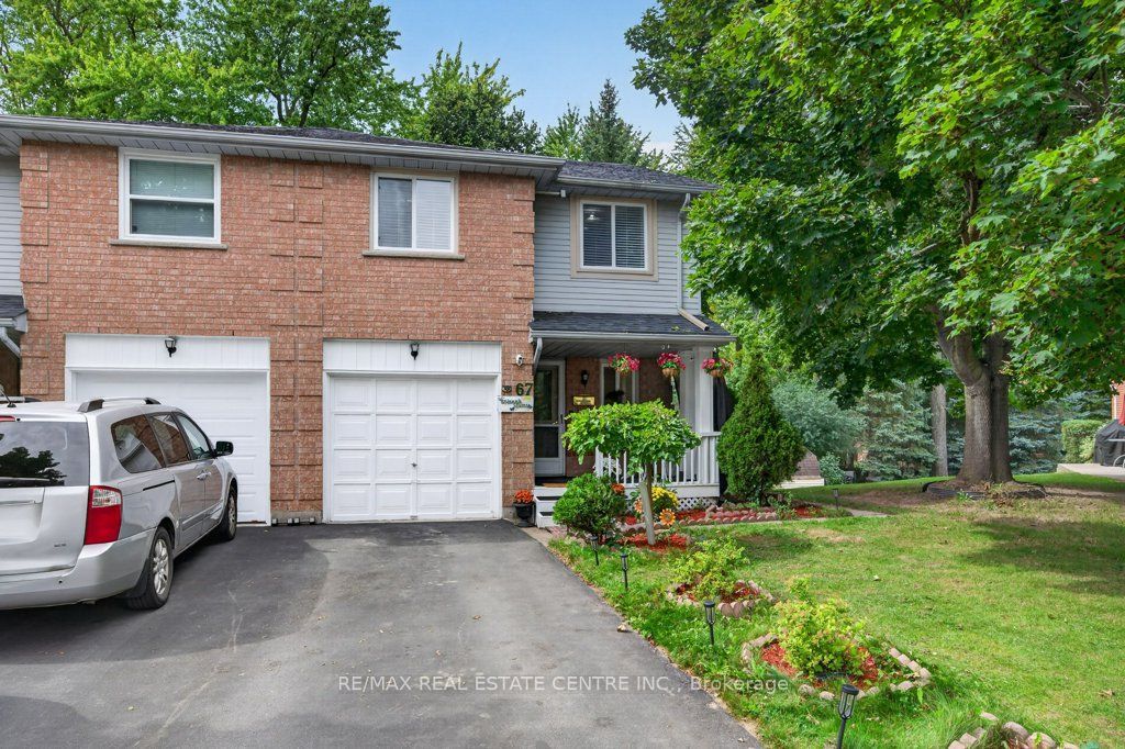 67 Grandridge Crescent