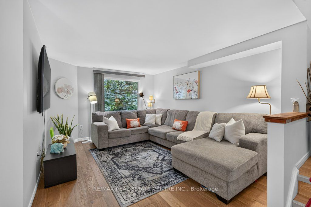 67 Grandridge Crescent