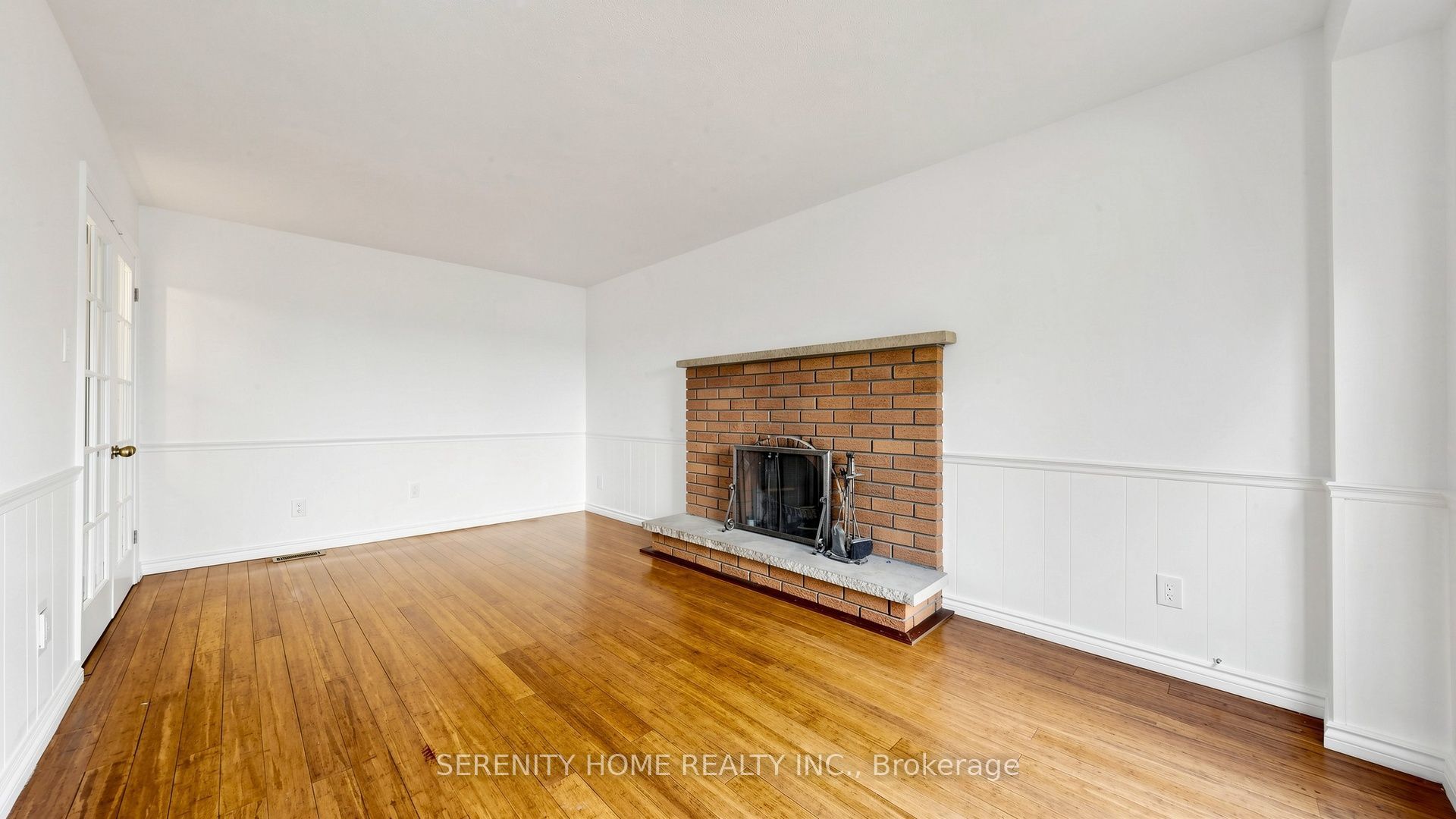 957 Queensbridge Drive