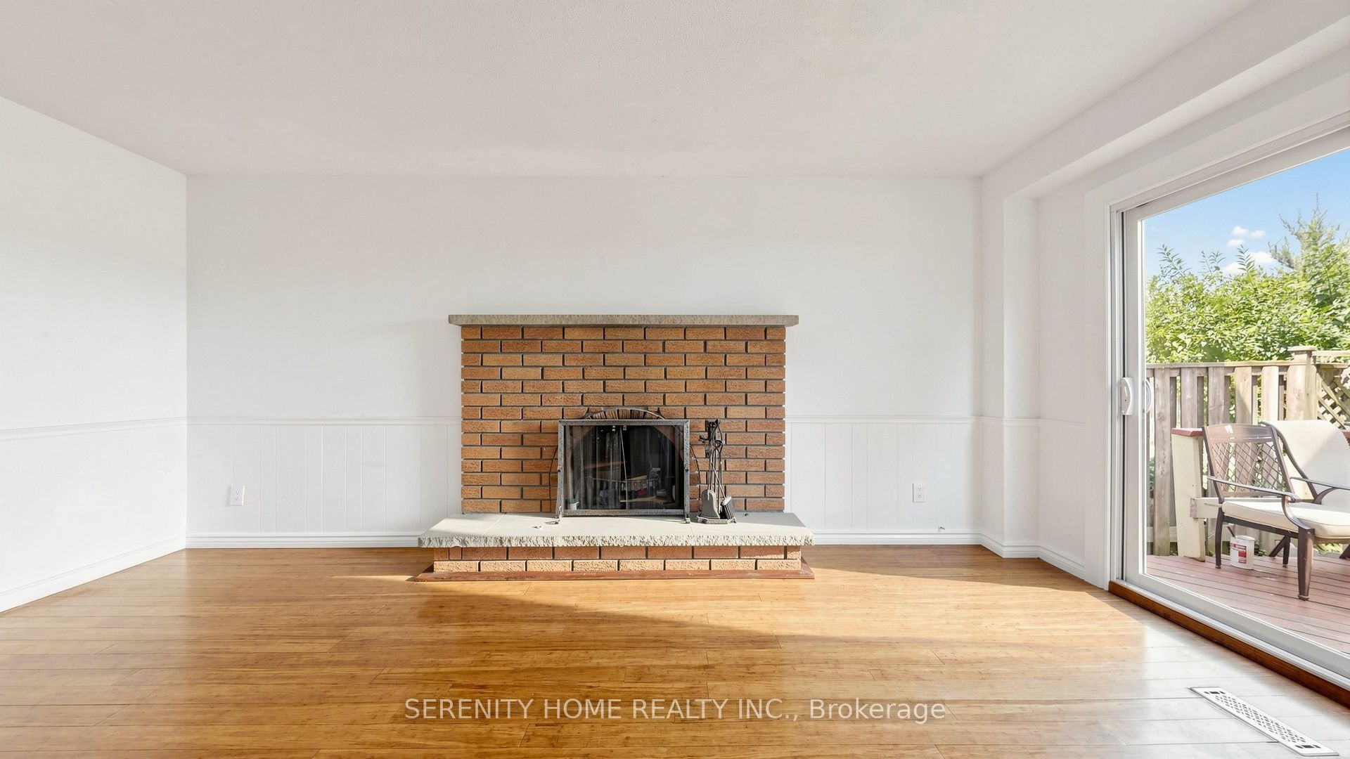 957 Queensbridge Drive