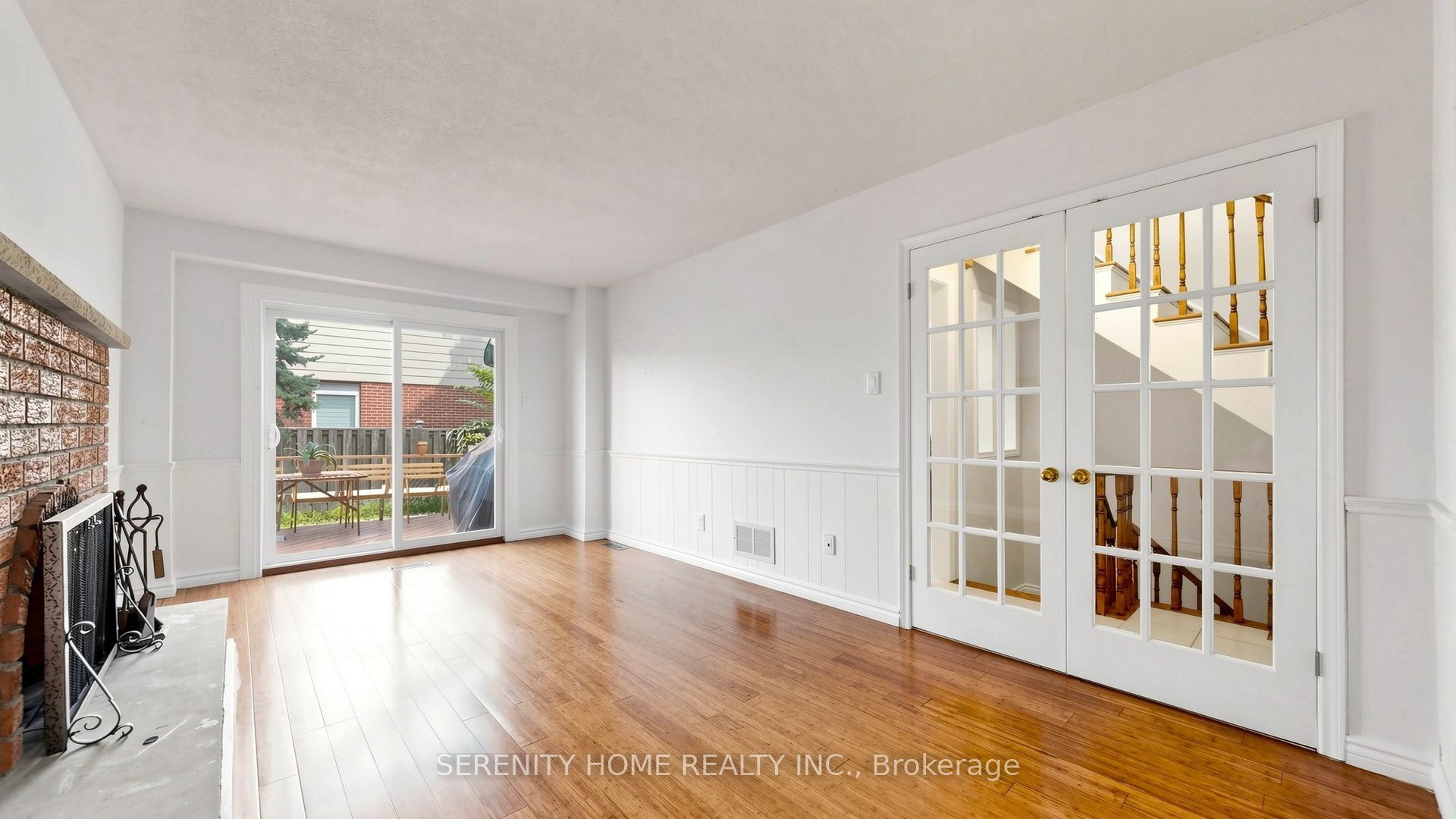 957 Queensbridge Drive