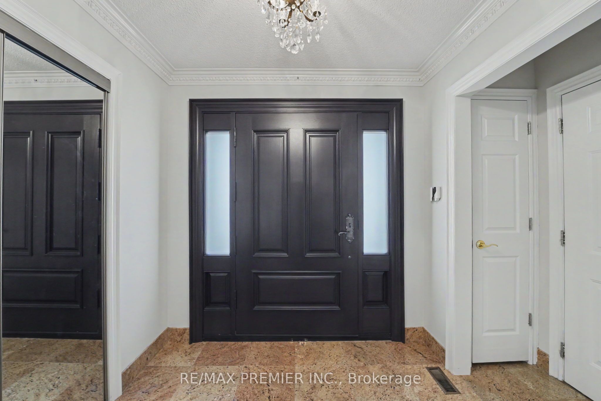 112 Bourbon Street