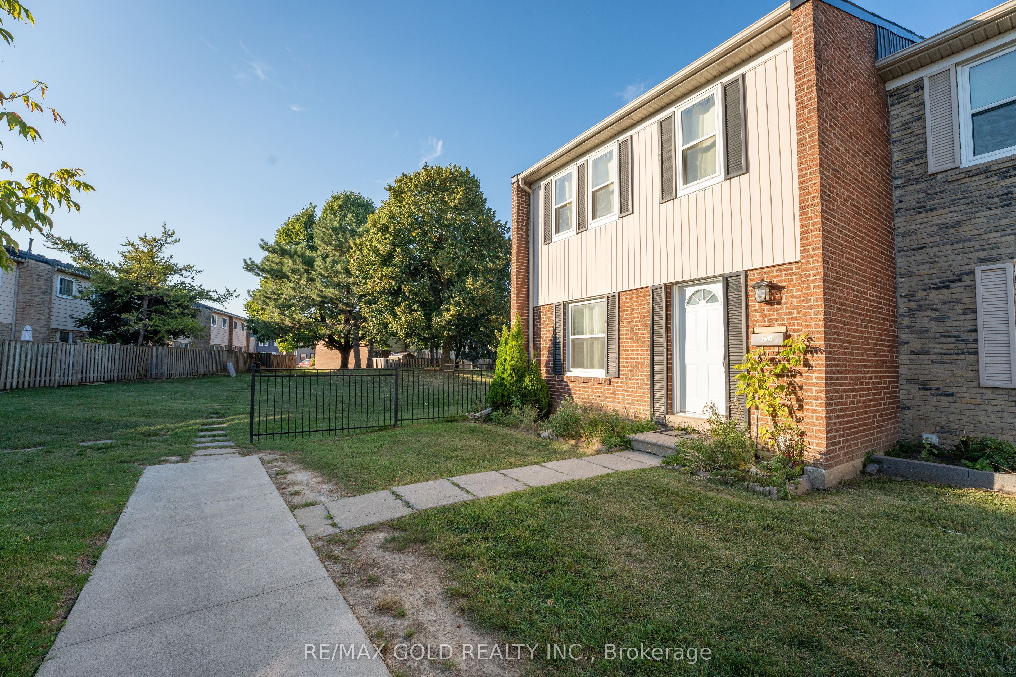 900 Central Park Drive 107