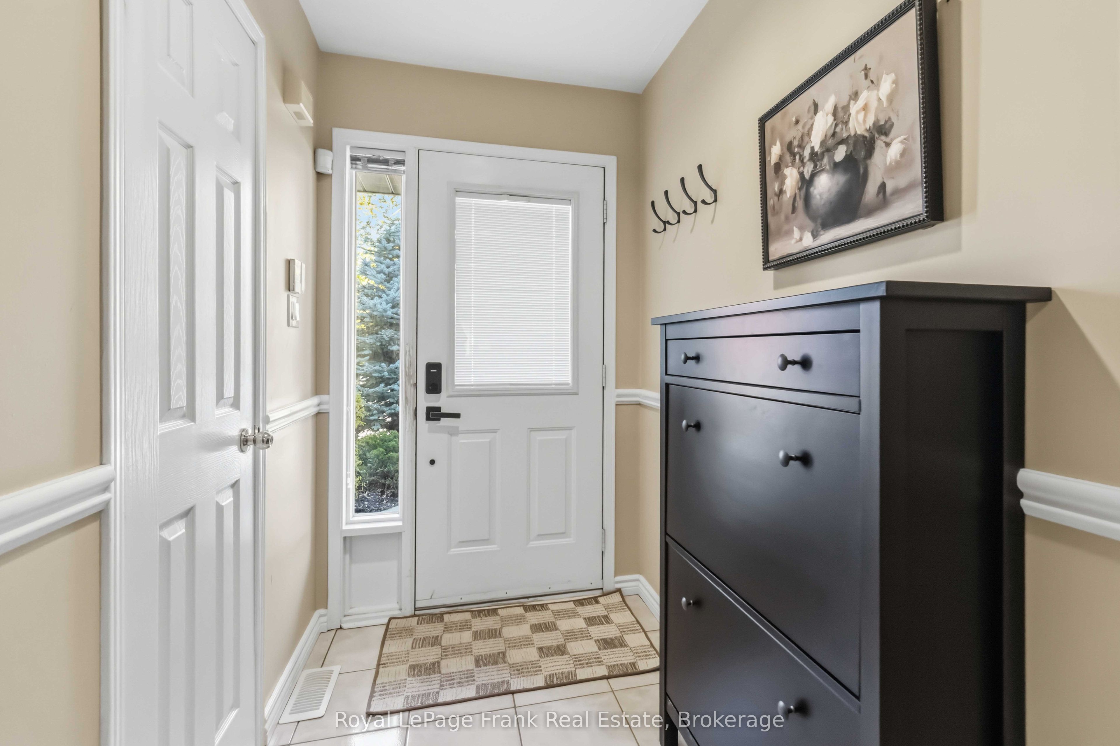 1385 Lakeshore Road W 27