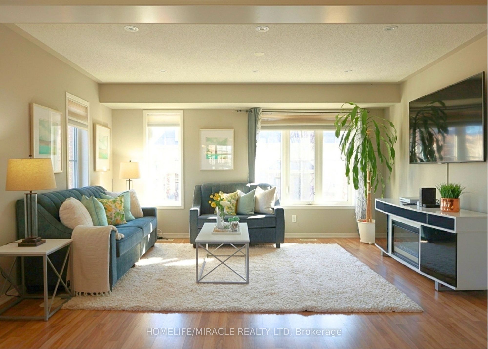 2 Martinworth Lane